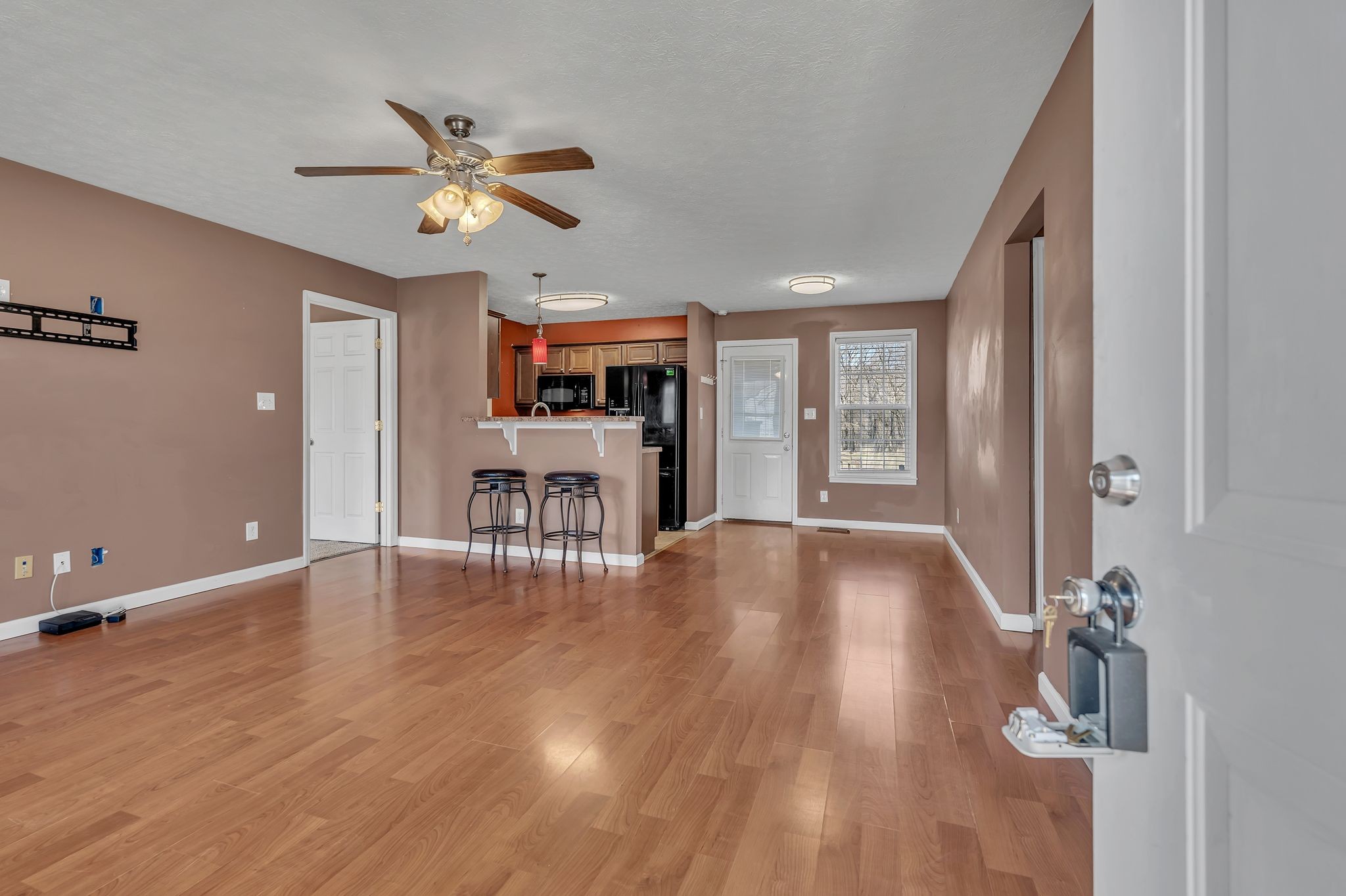19 Winding Hills Ln Property Photo 8