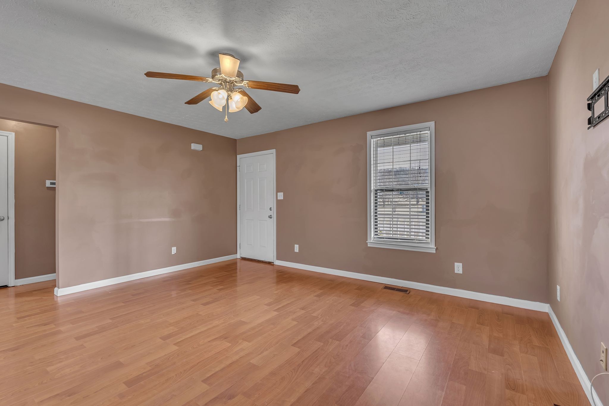 19 Winding Hills Ln Property Photo 11