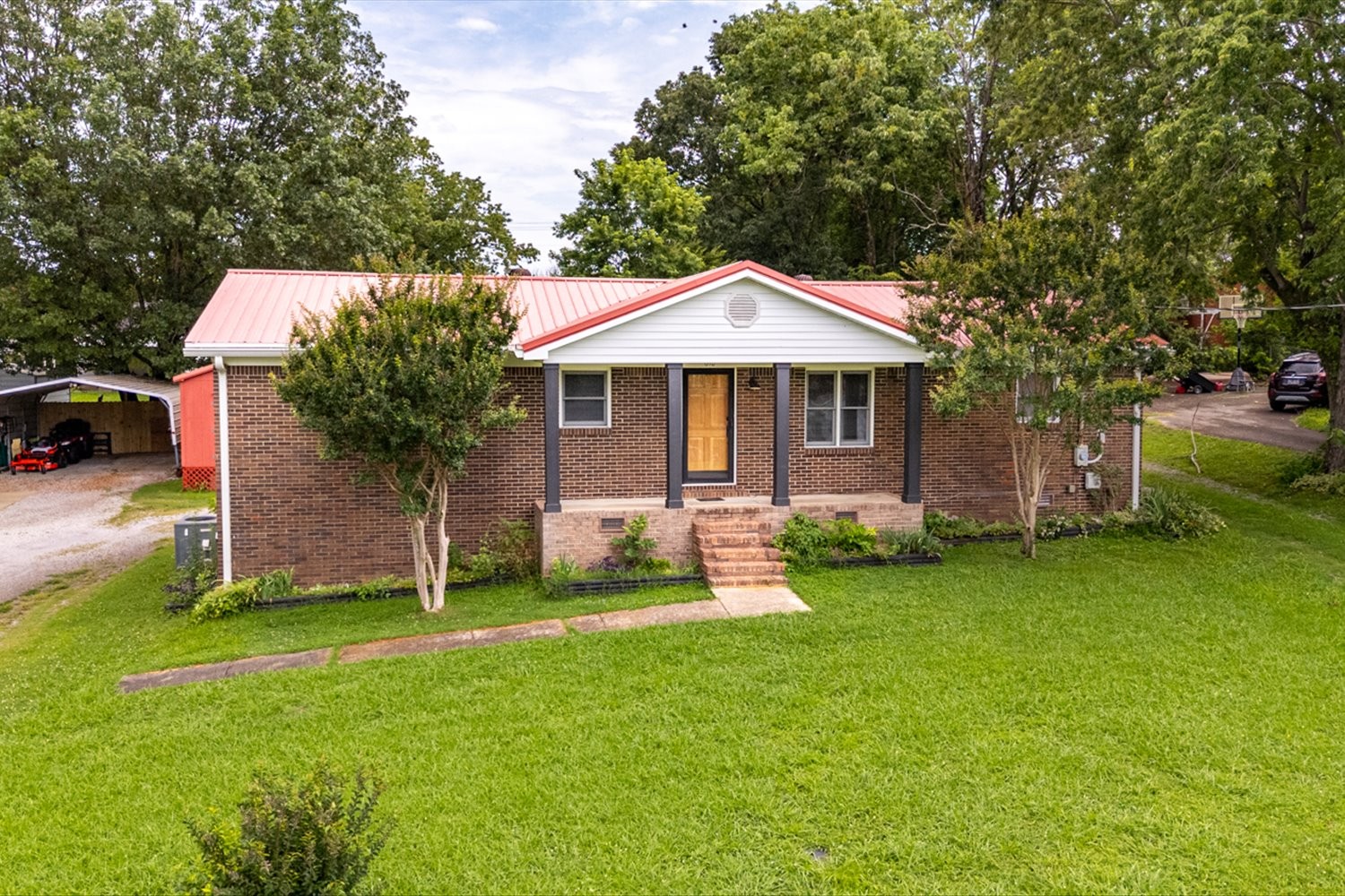 610 Forrest St Property Photo 66