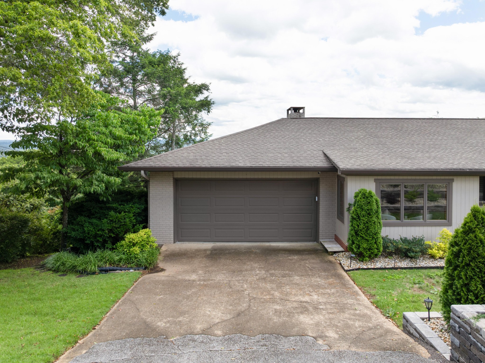540 N Crest Court Property Photo 7