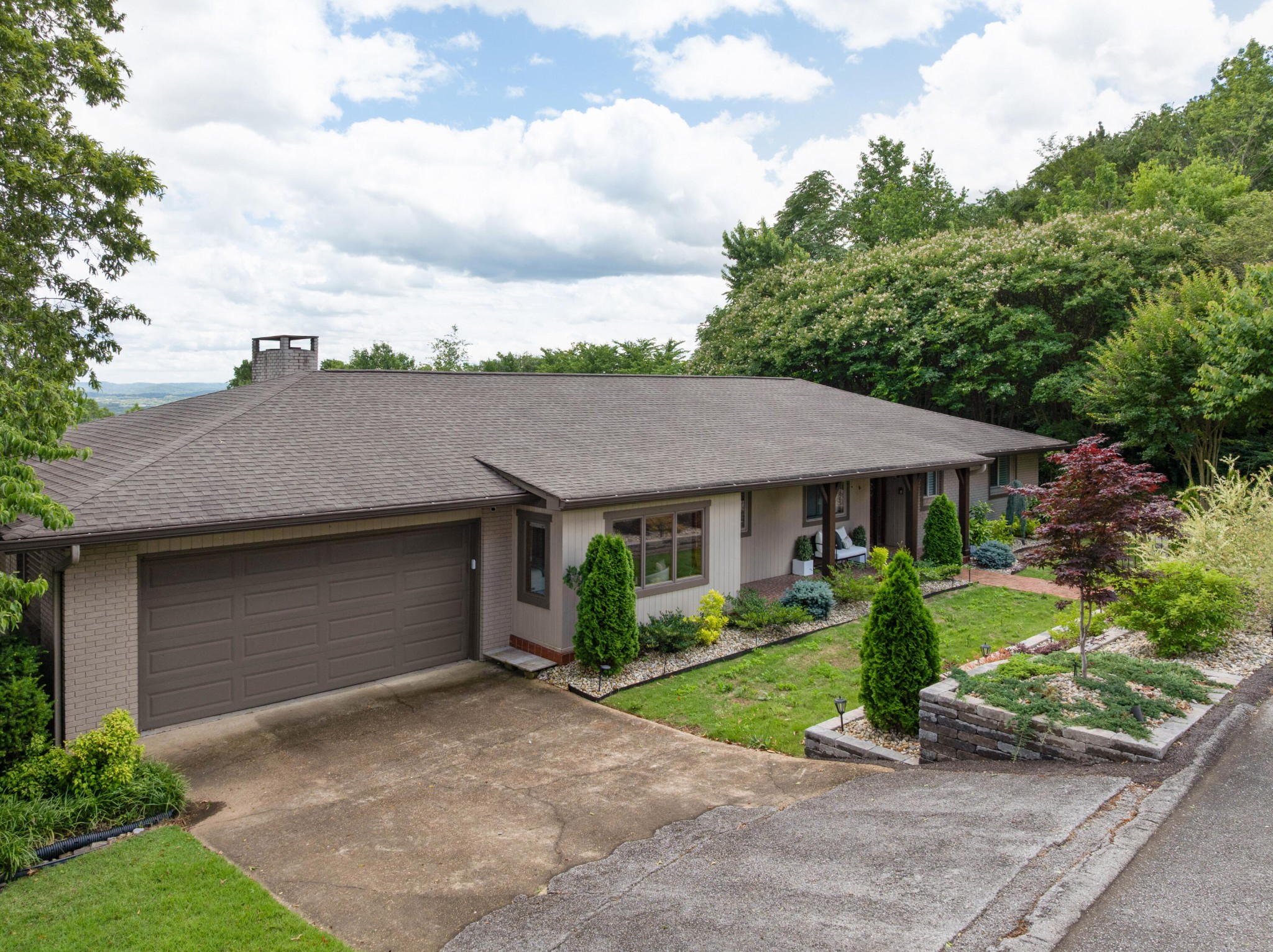 540 N Crest Court Property Photo 8