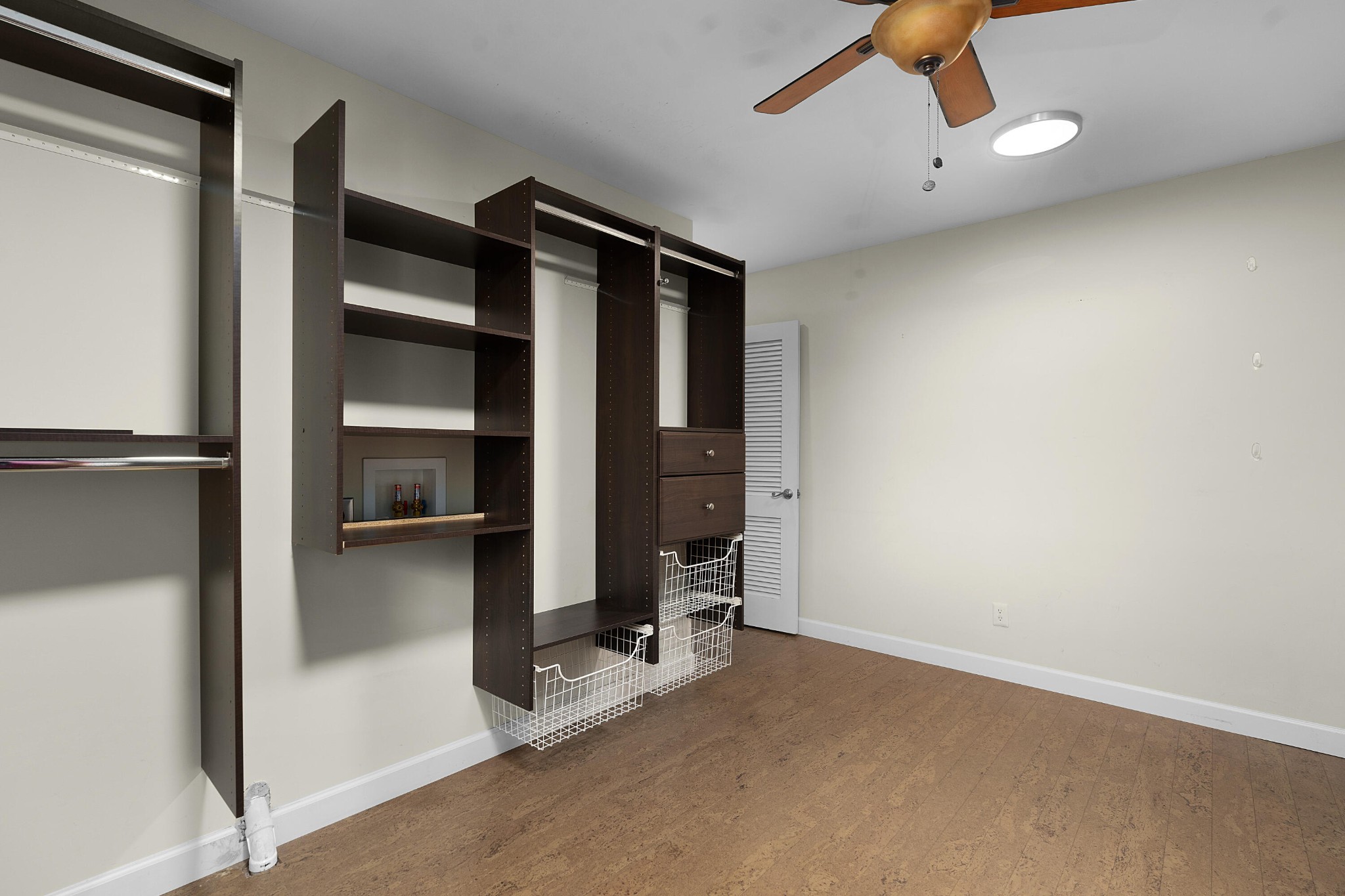 540 N Crest Court Property Photo 32