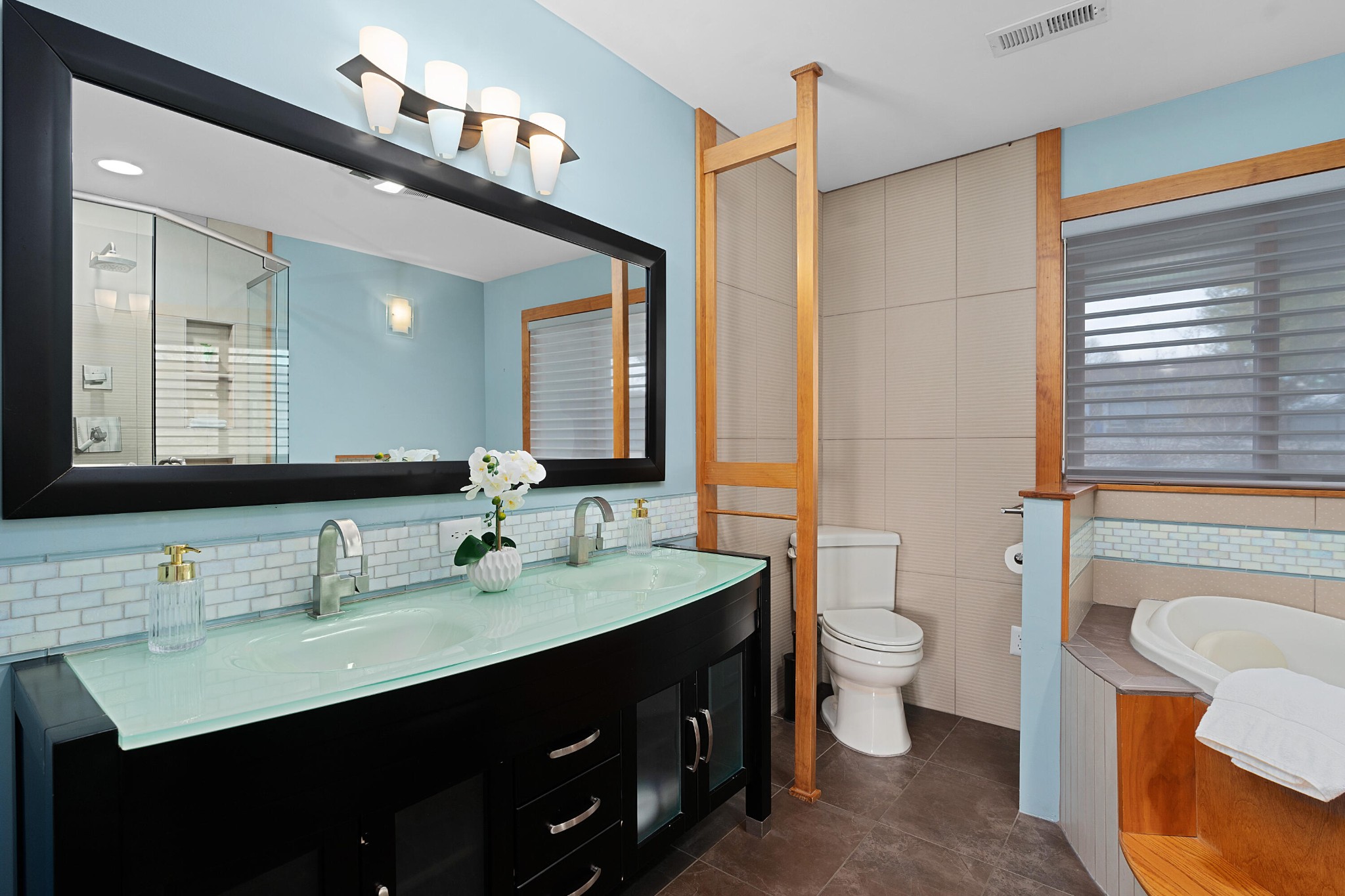 540 N Crest Court Property Photo 33