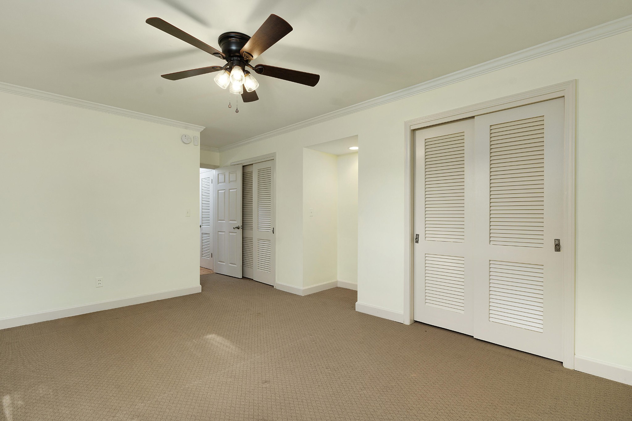 540 N Crest Court Property Photo 36