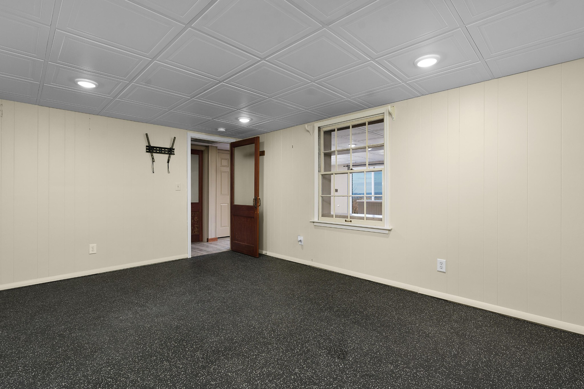 540 N Crest Court Property Photo 47