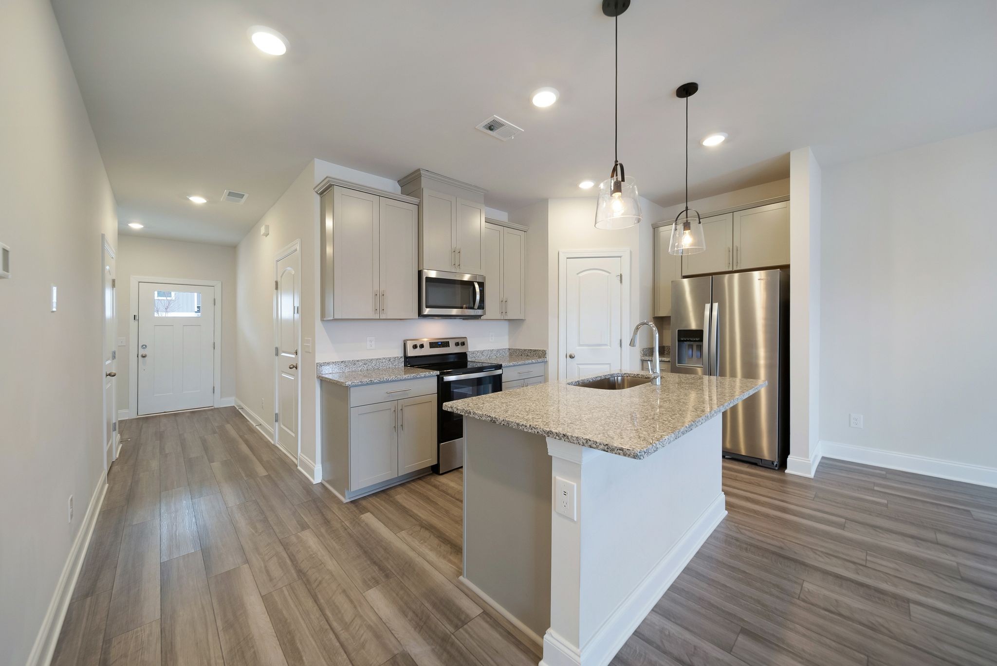 4525 Skywood Ln Property Photo 4