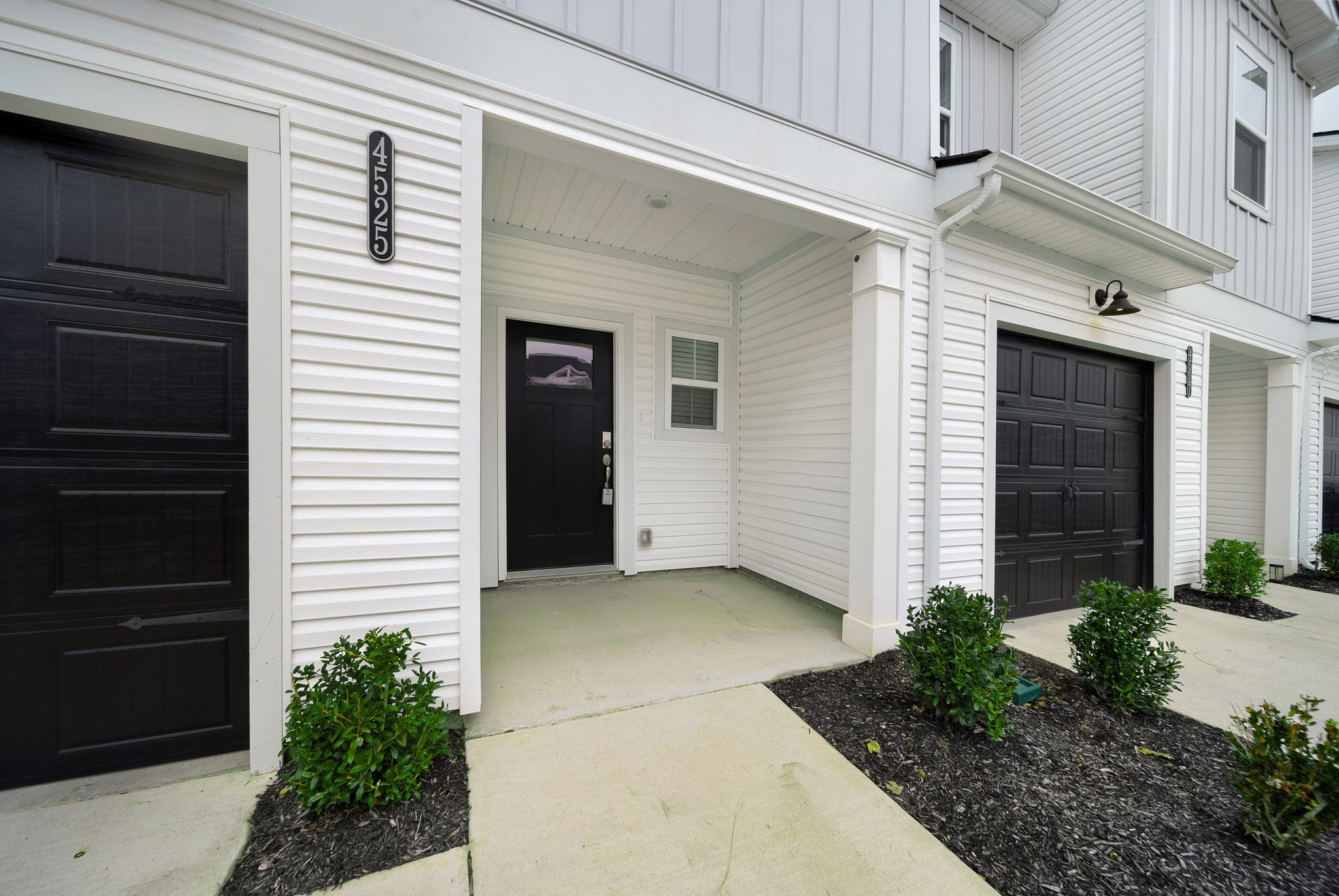 4525 Skywood Ln Property Photo 6