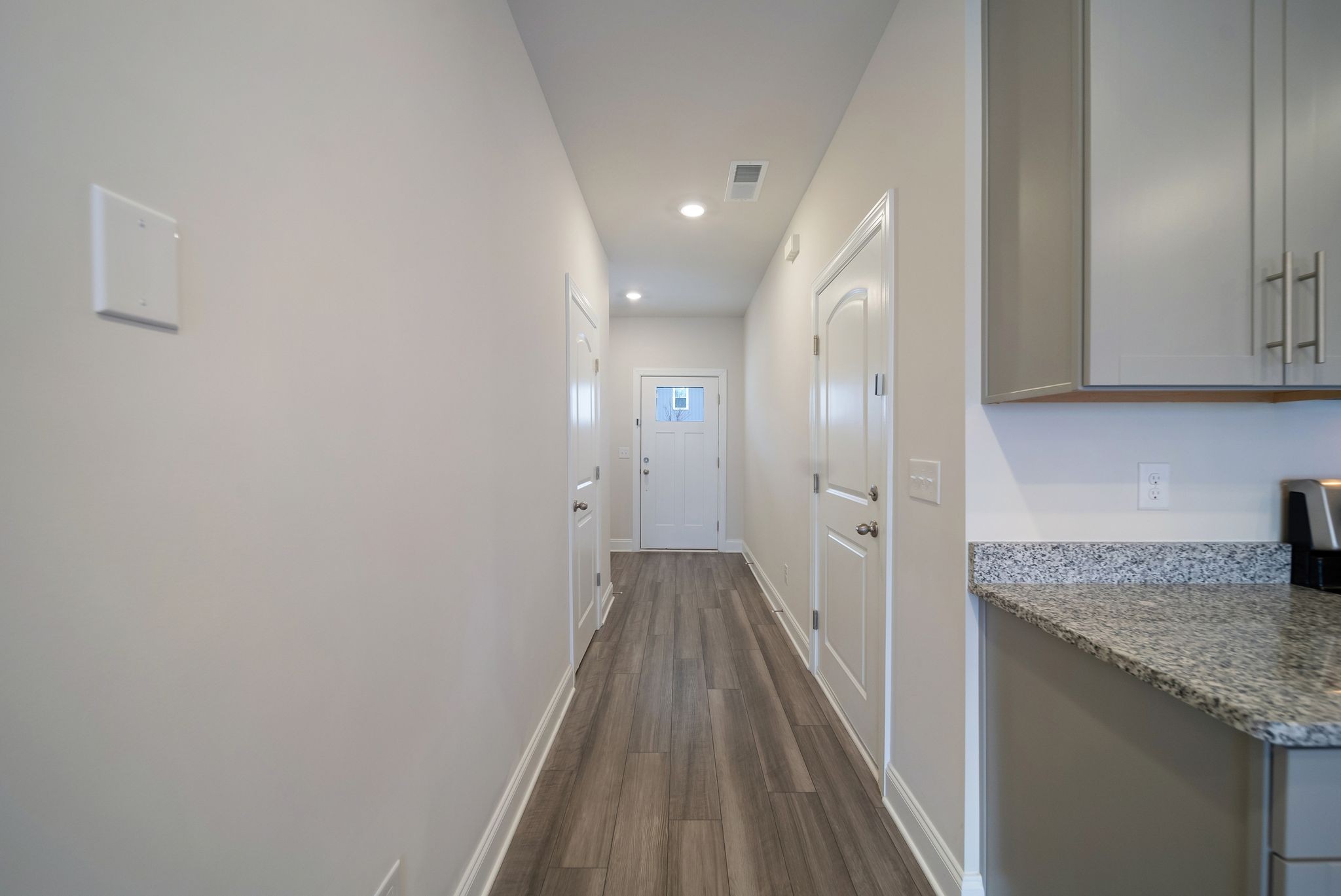 4525 Skywood Ln Property Photo 8