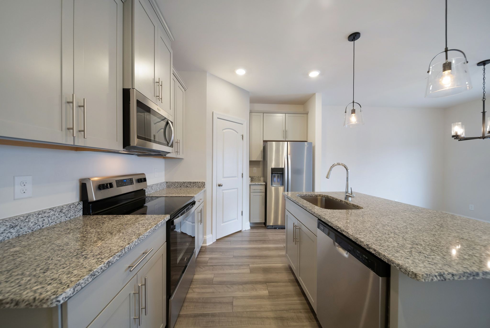 4525 Skywood Ln Property Photo 12