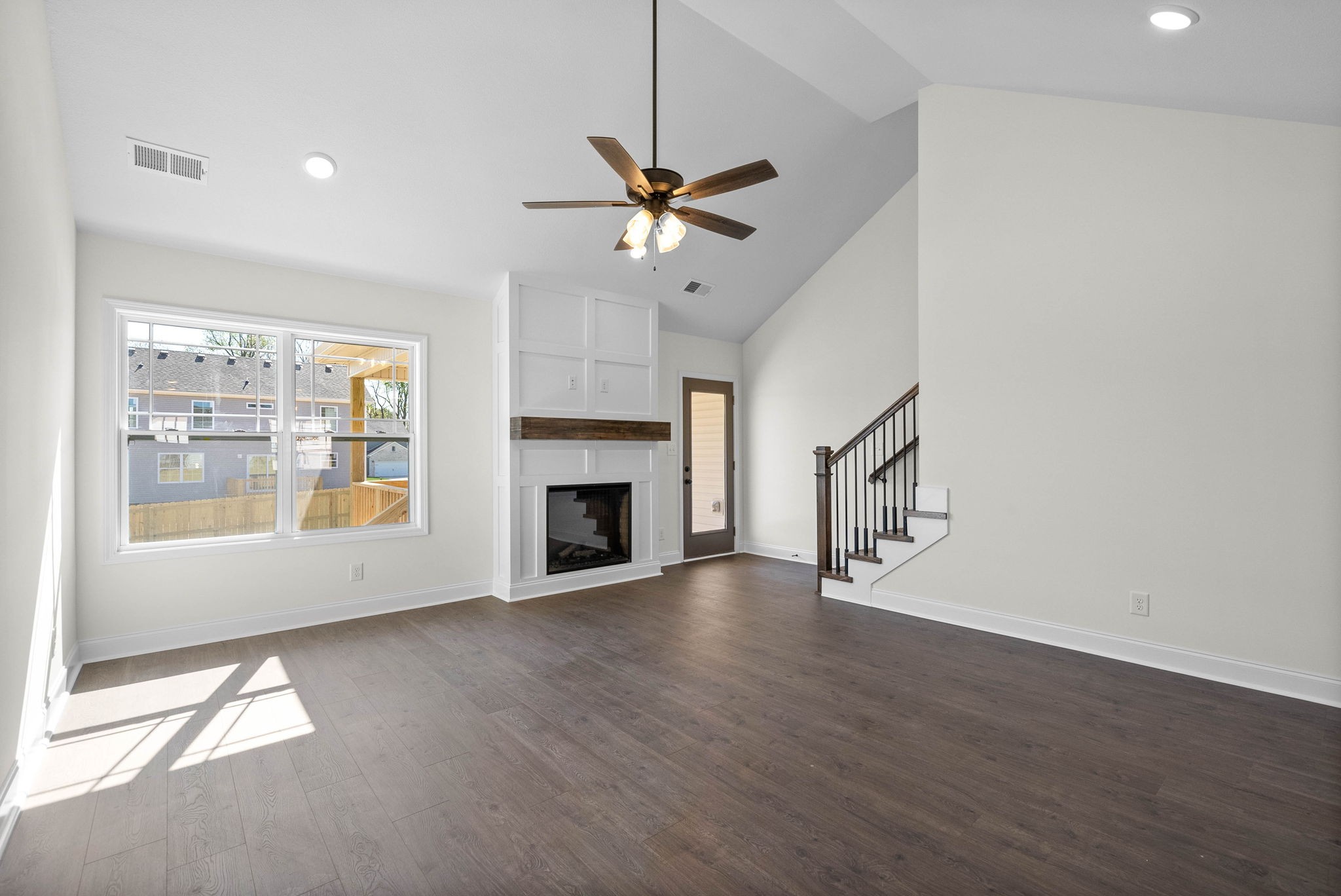 1381 Harmon Lane Property Photo 3