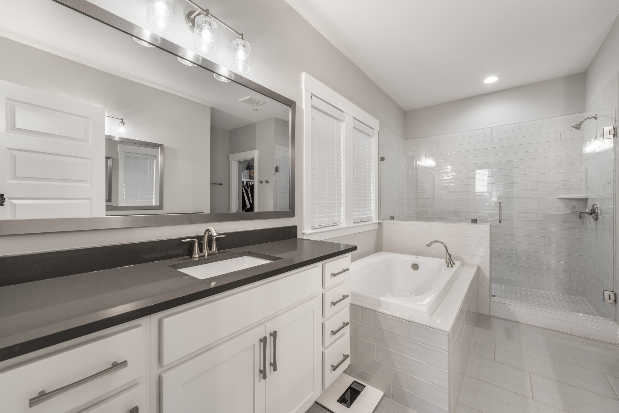 1816 Apperley Dr Property Photo 24
