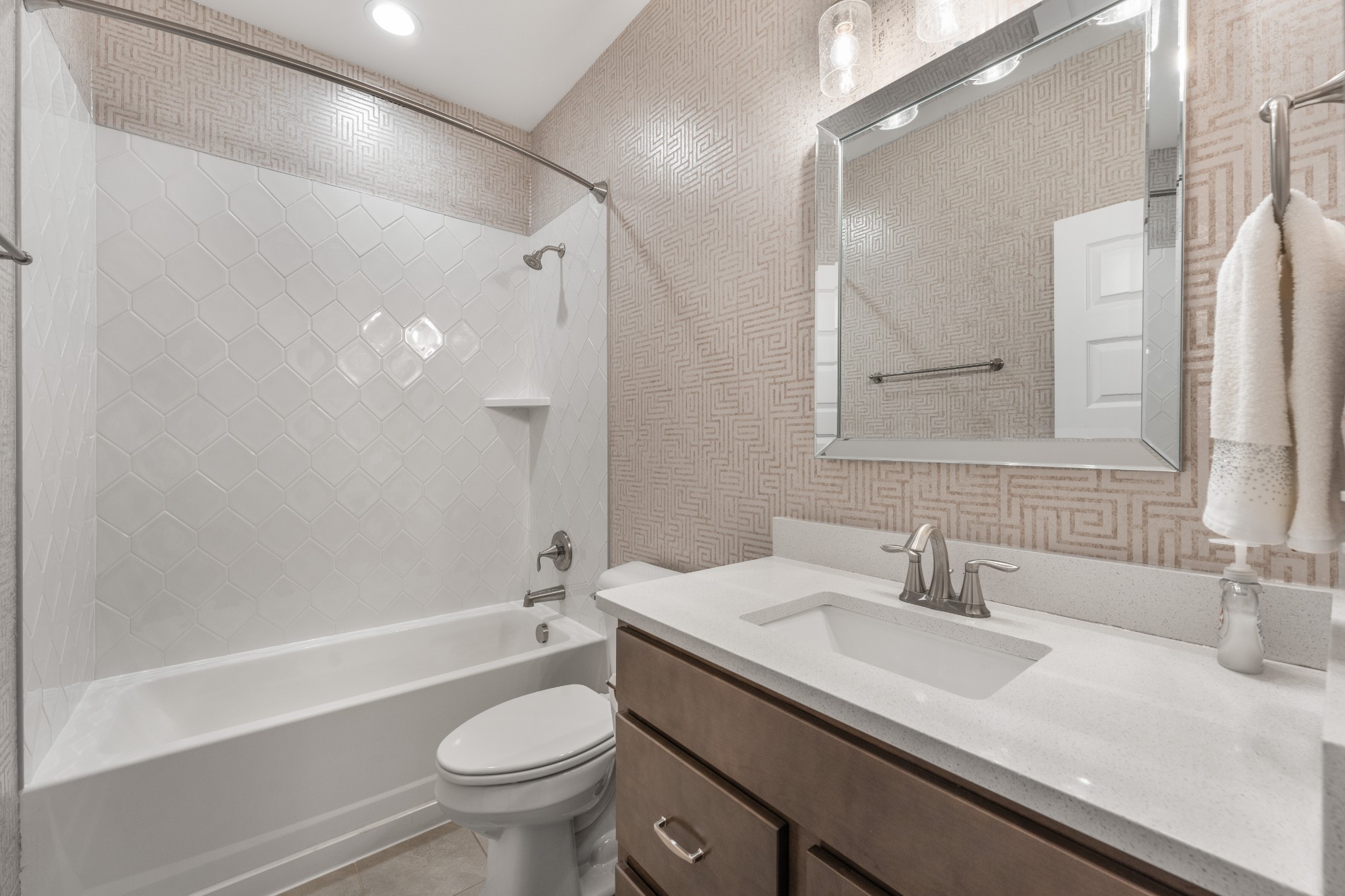 1816 Apperley Dr Property Photo 29
