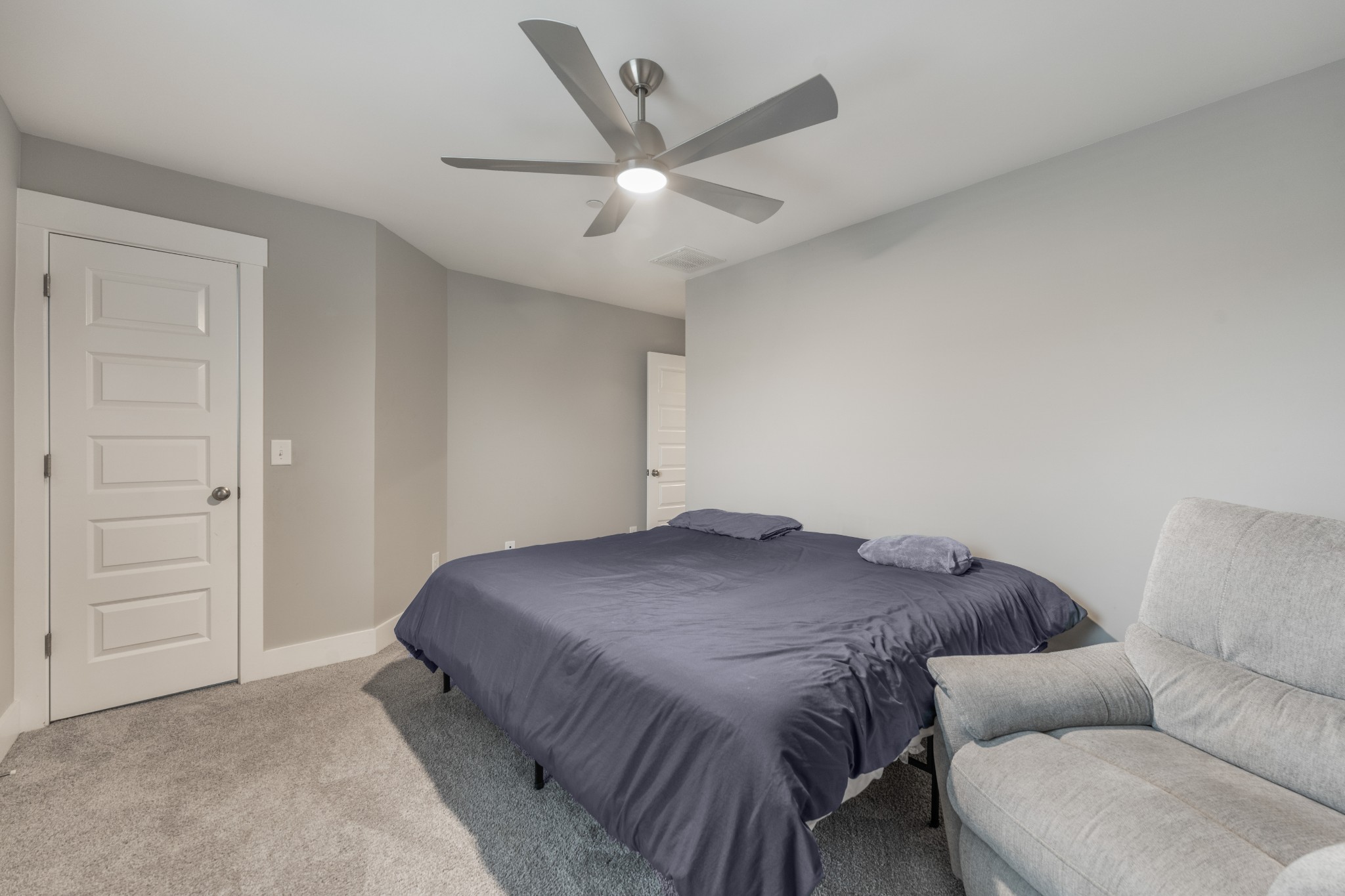 1816 Apperley Dr Property Photo 32