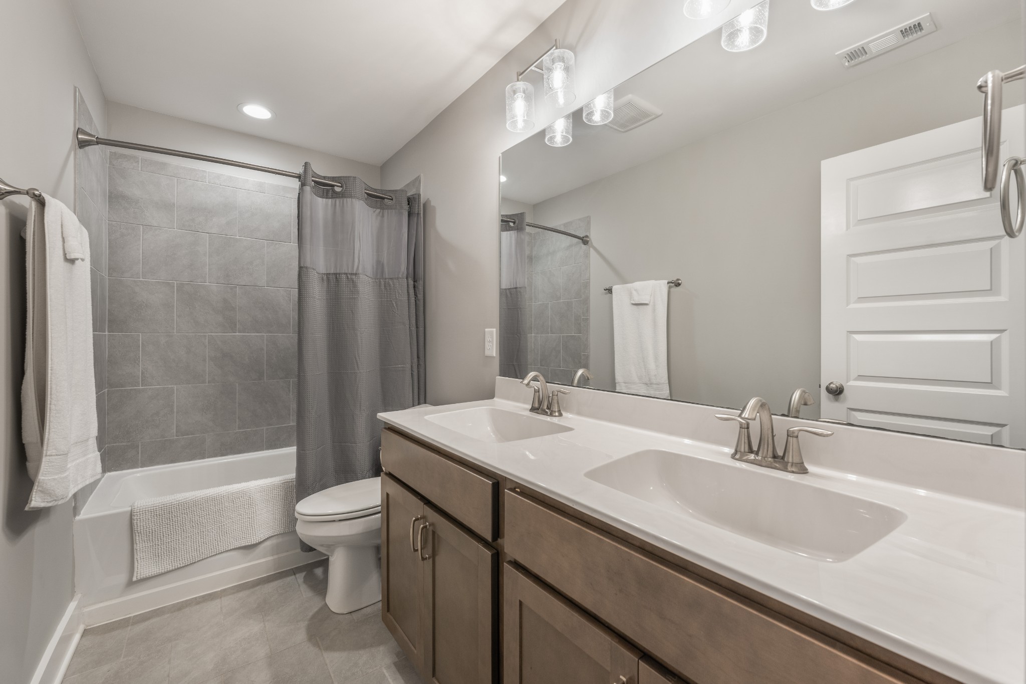 1816 Apperley Dr Property Photo 34