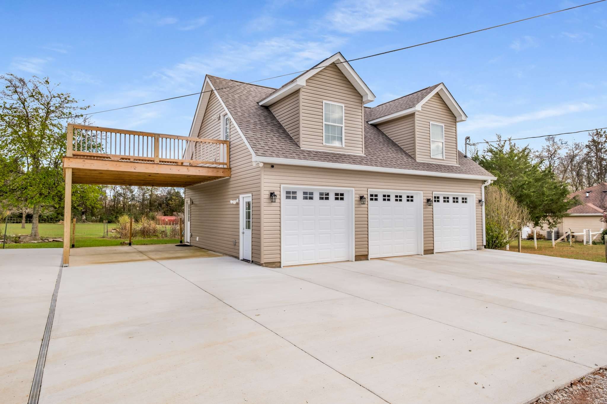 4485 Pyles Rd Property Photo 4
