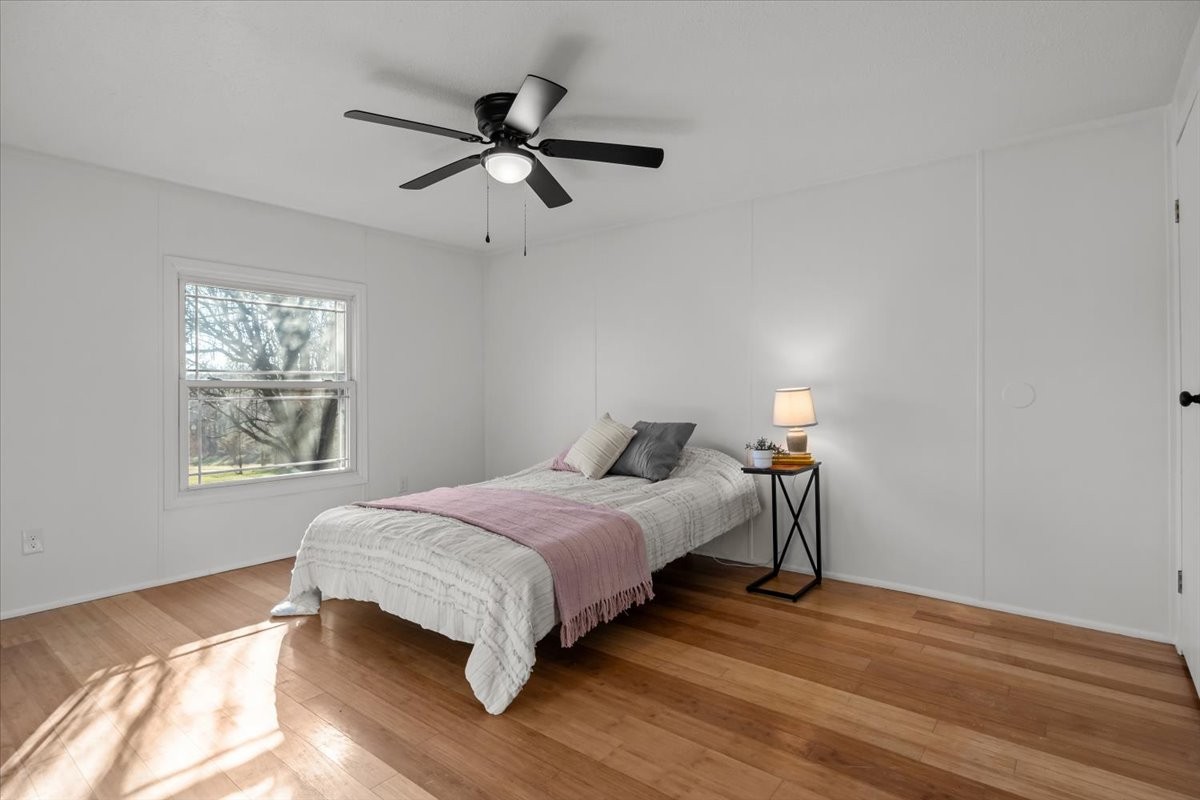 1368 Collins Rd Property Photo 25