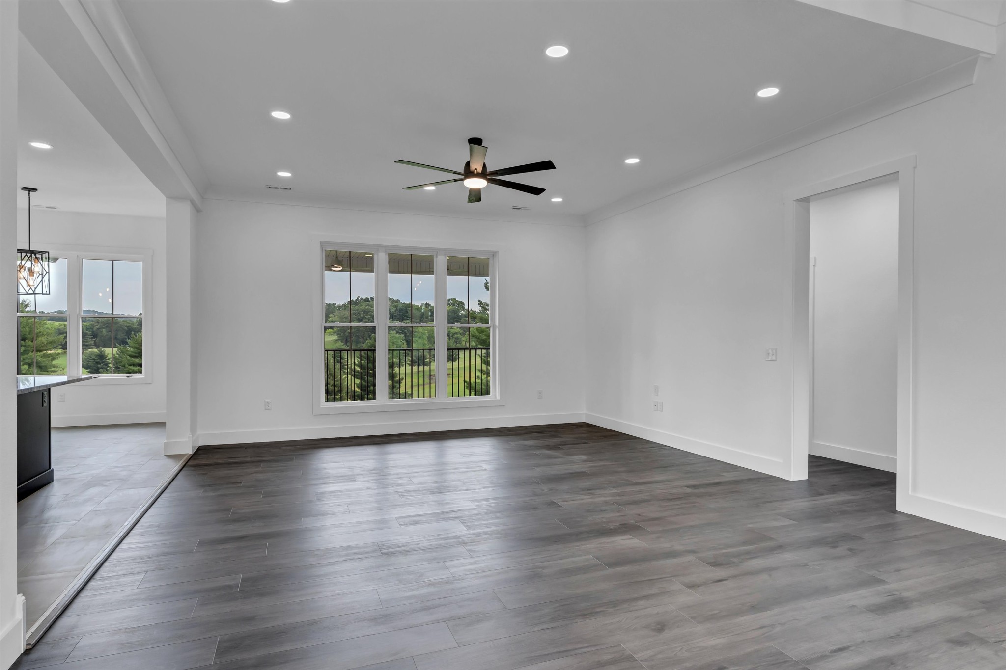 351 Fairway Dr Property Photo 5