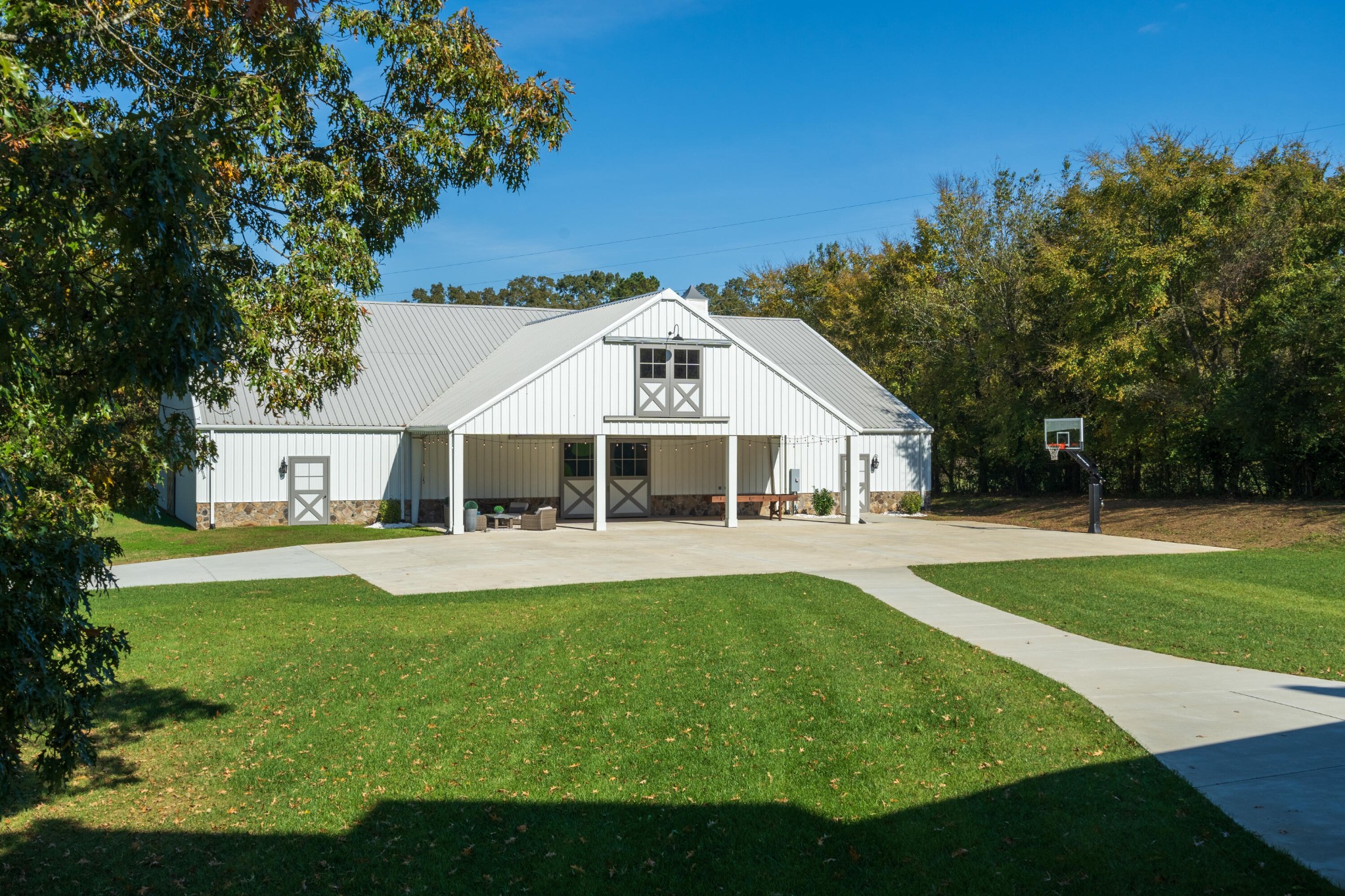 7468 Noah Reid Road Property Photo 6
