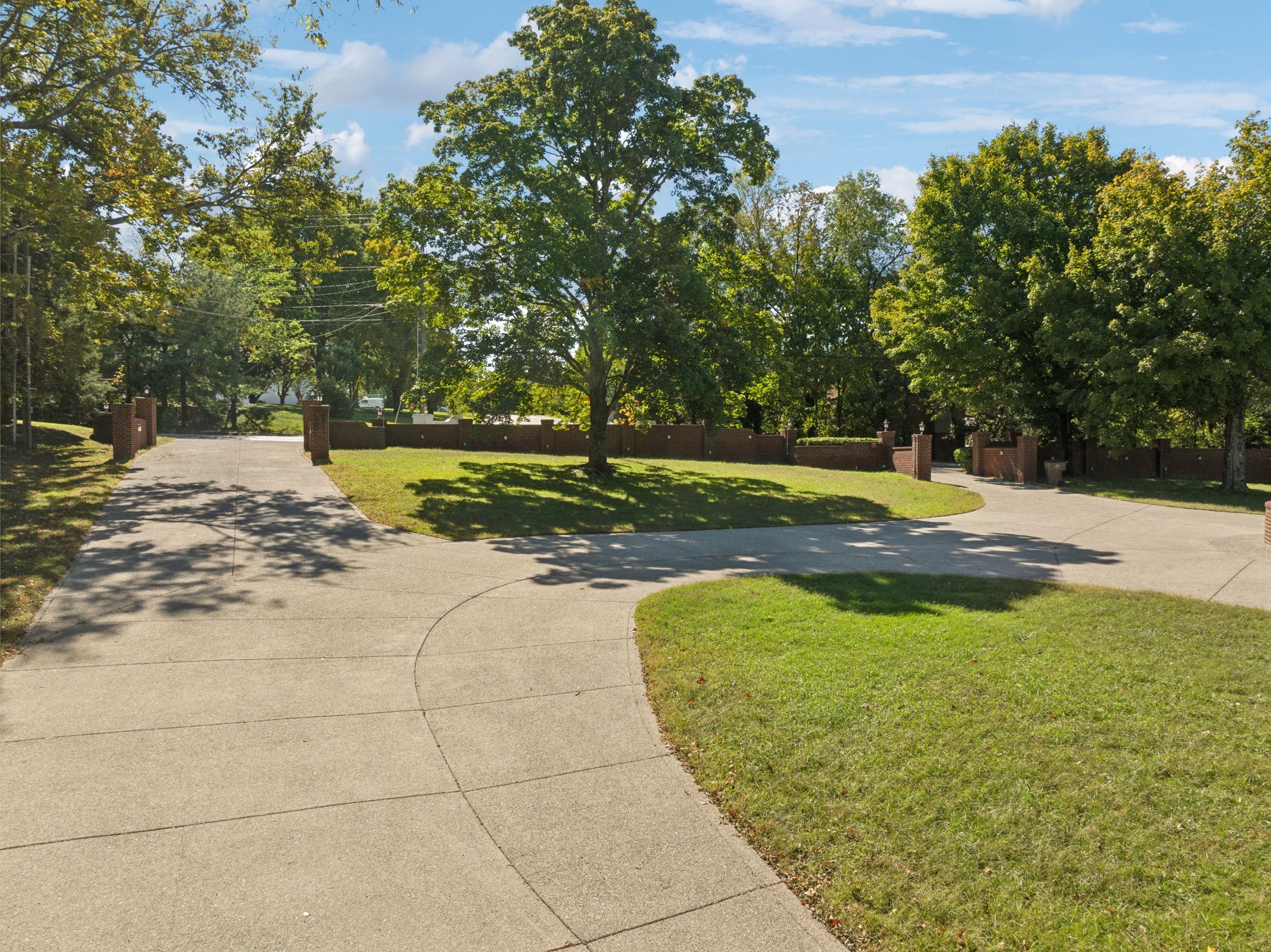 5858 Cloverland Dr Property Photo 7