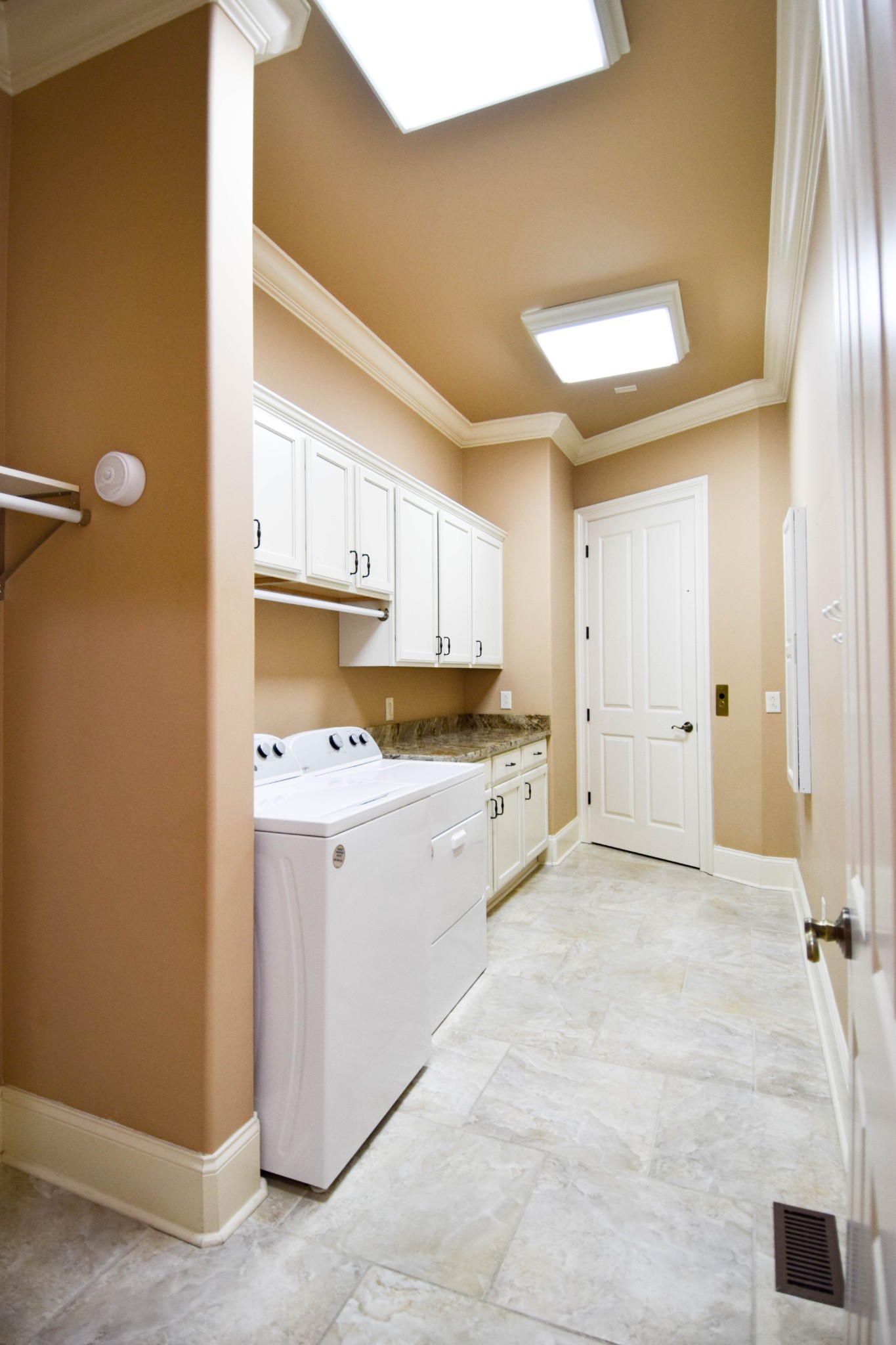 1463 Rozella Way Property Photo 32