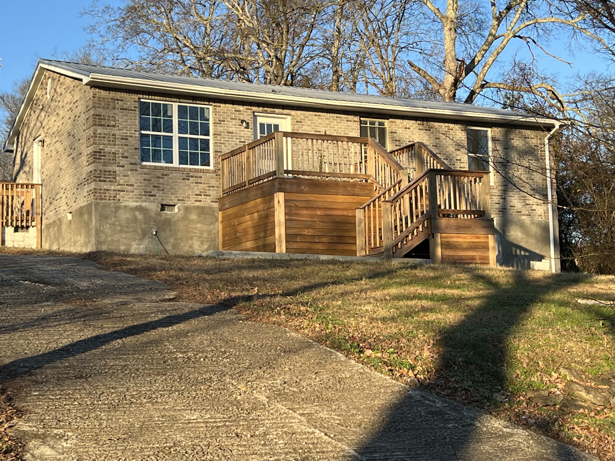604 Jefferson St, E Property Photo 1
