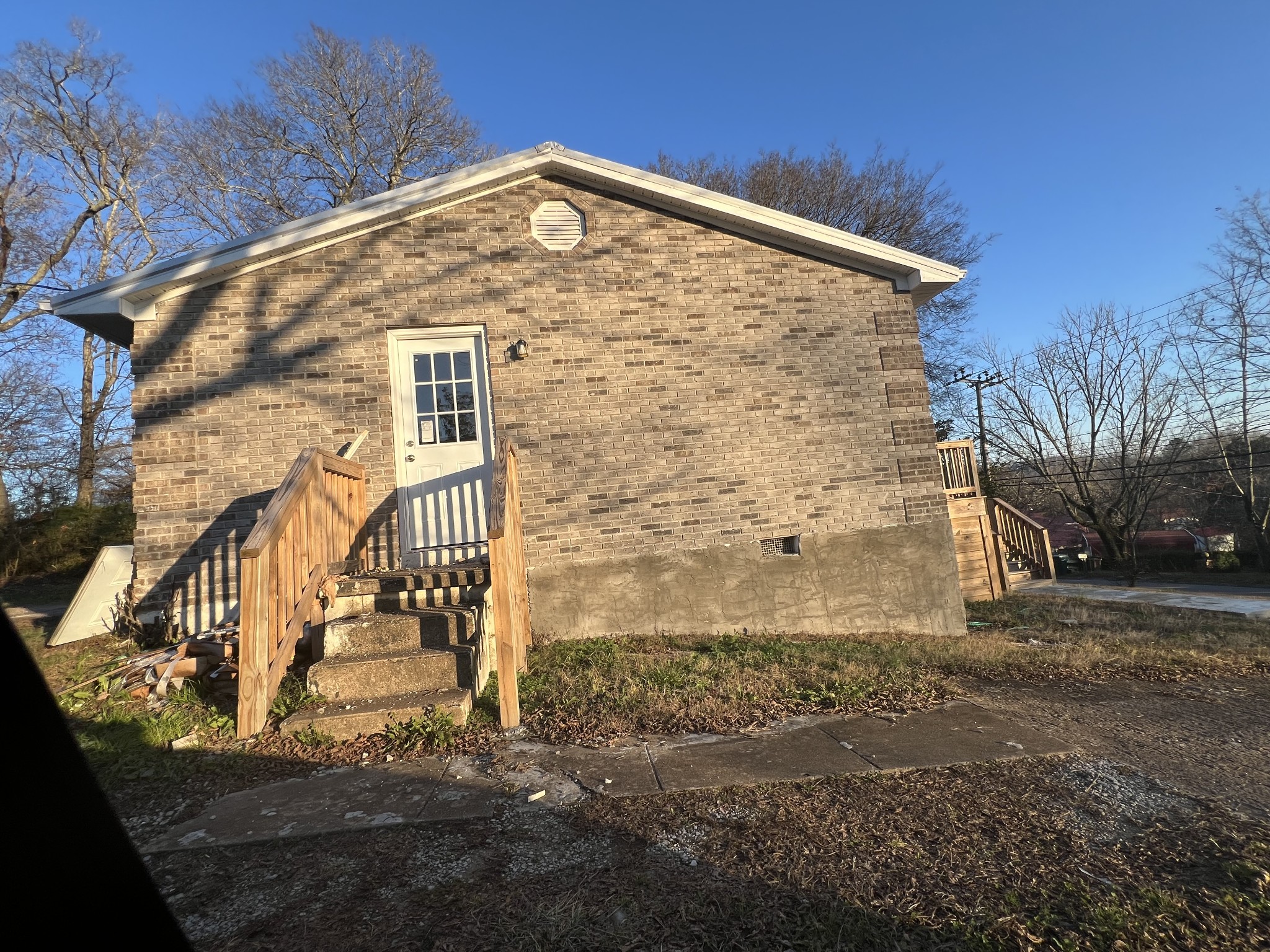 604 Jefferson St, E Property Photo 2