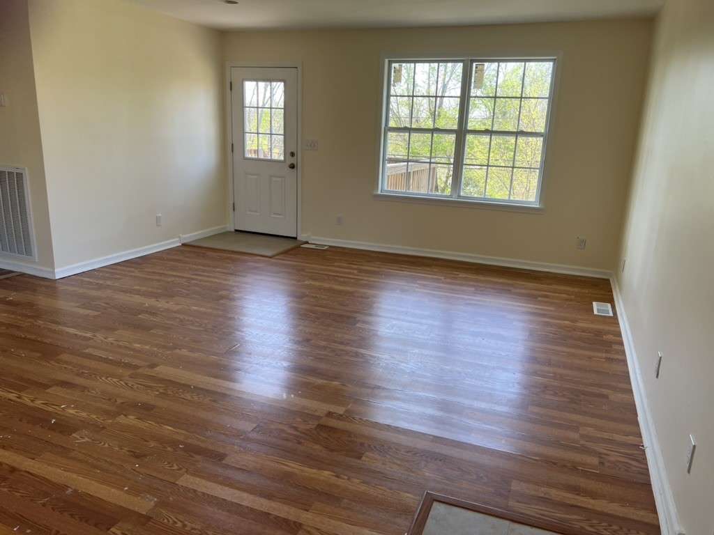 604 Jefferson St, E Property Photo 3