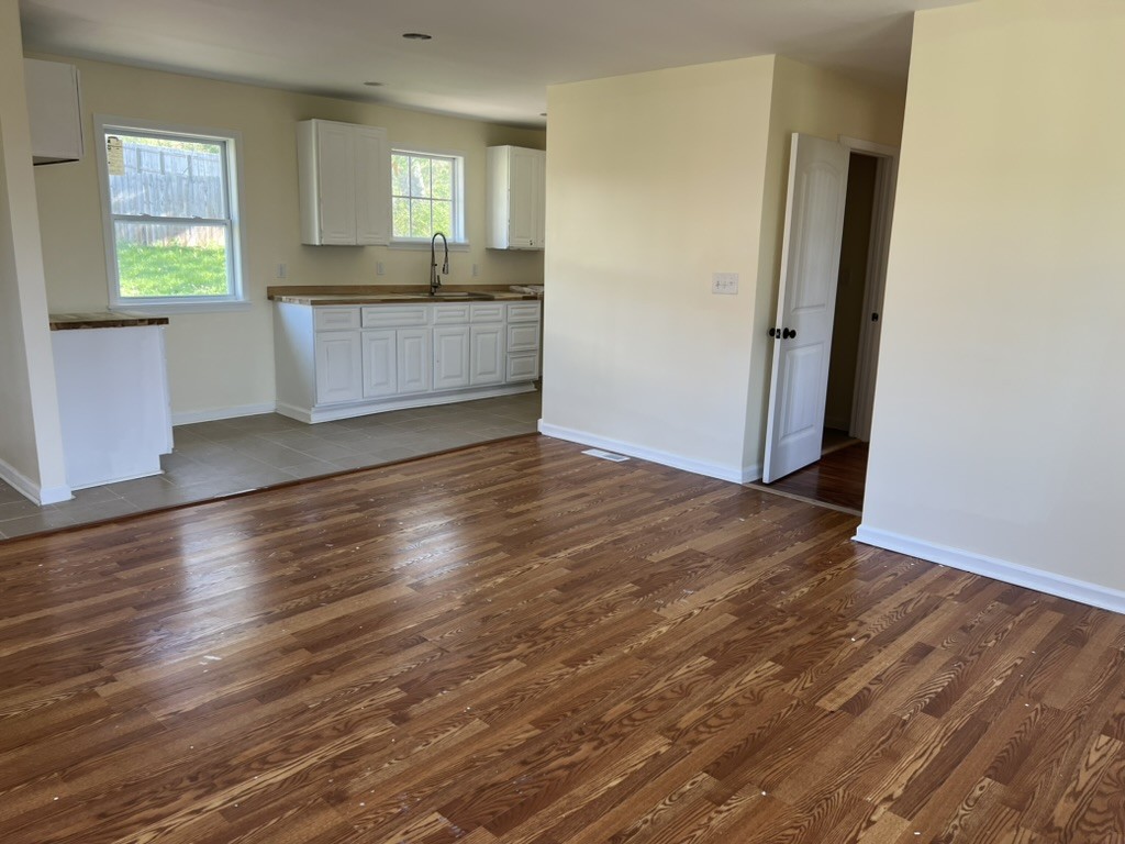 604 Jefferson St, E Property Photo 4