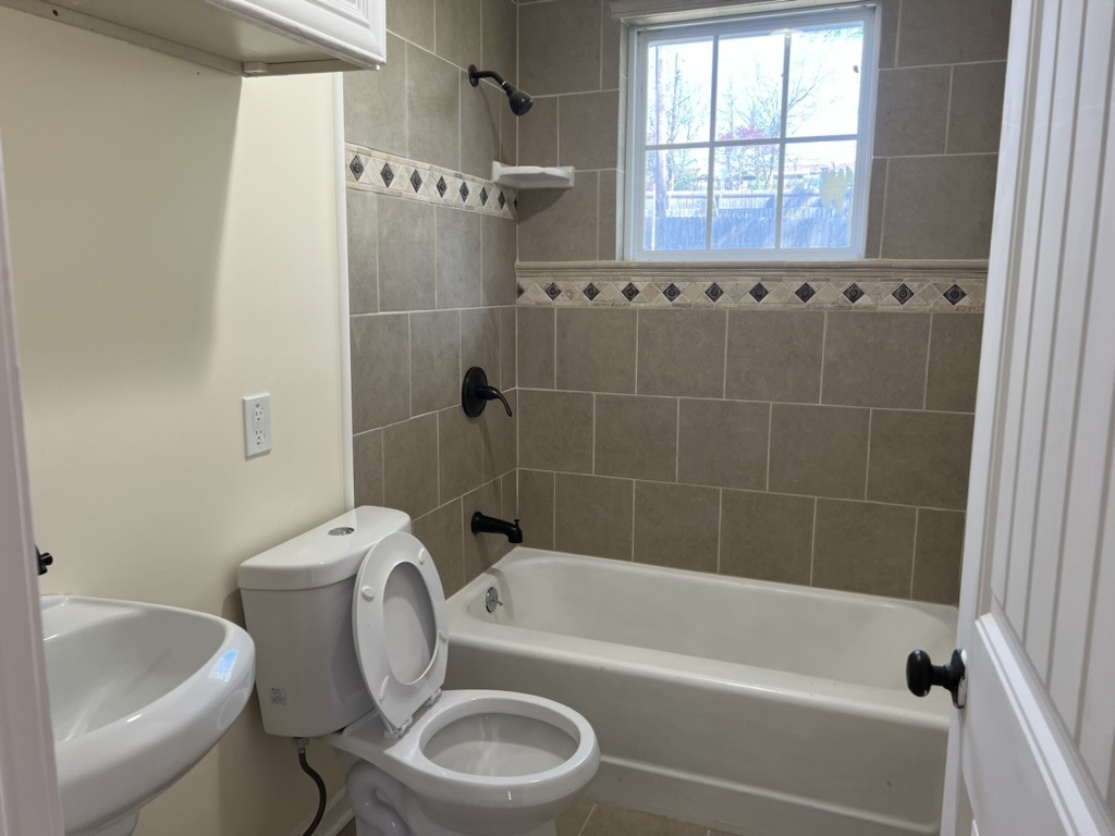 604 Jefferson St, E Property Photo 9