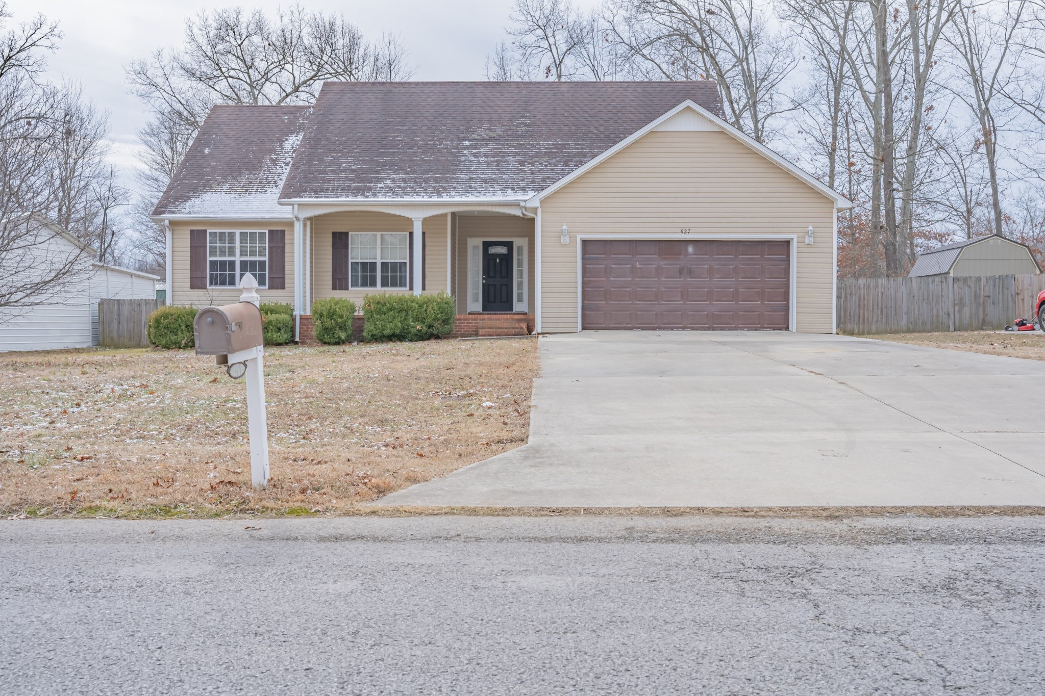 927 Indian Springs Cir Property Photo 2