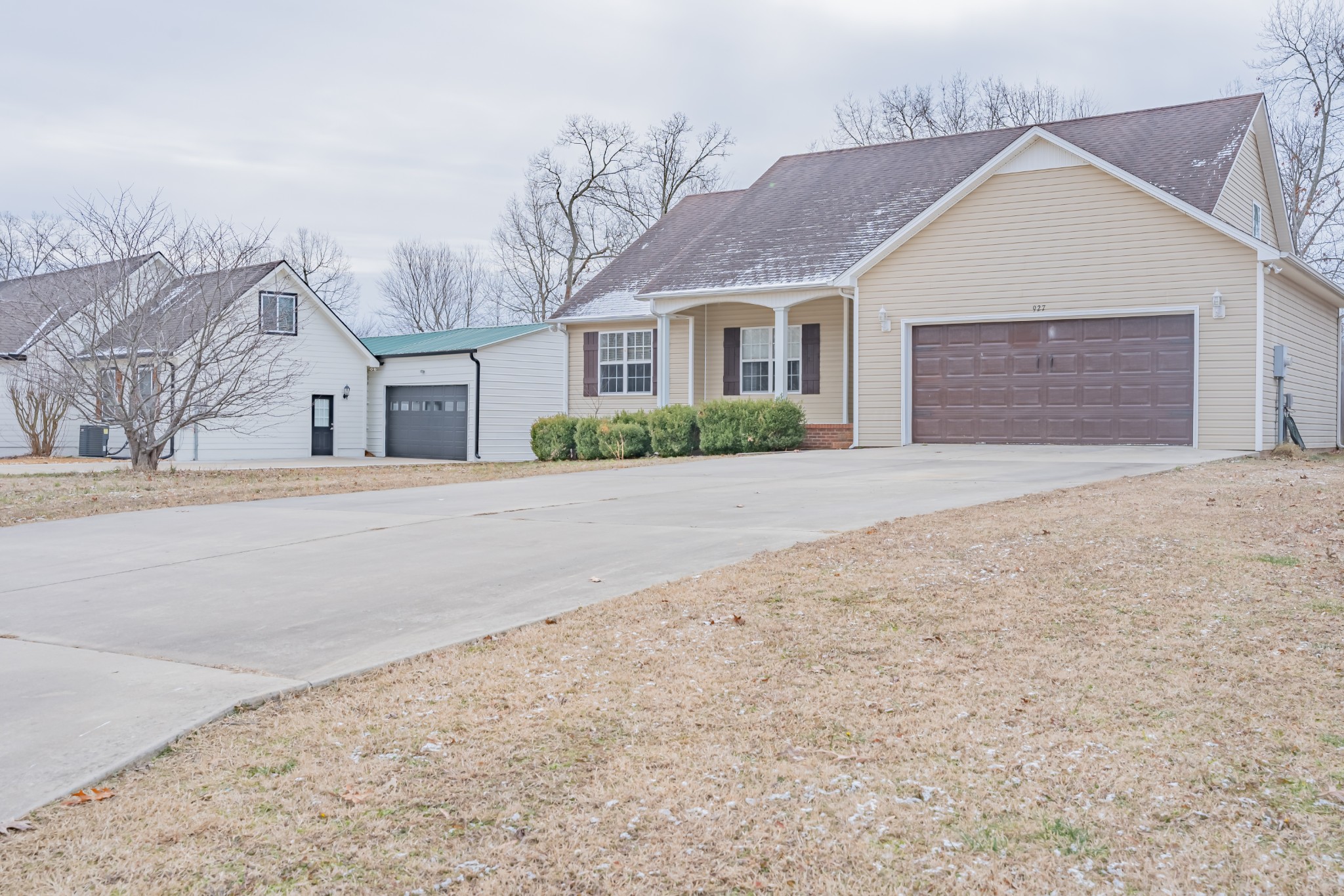 927 Indian Springs Cir Property Photo 3