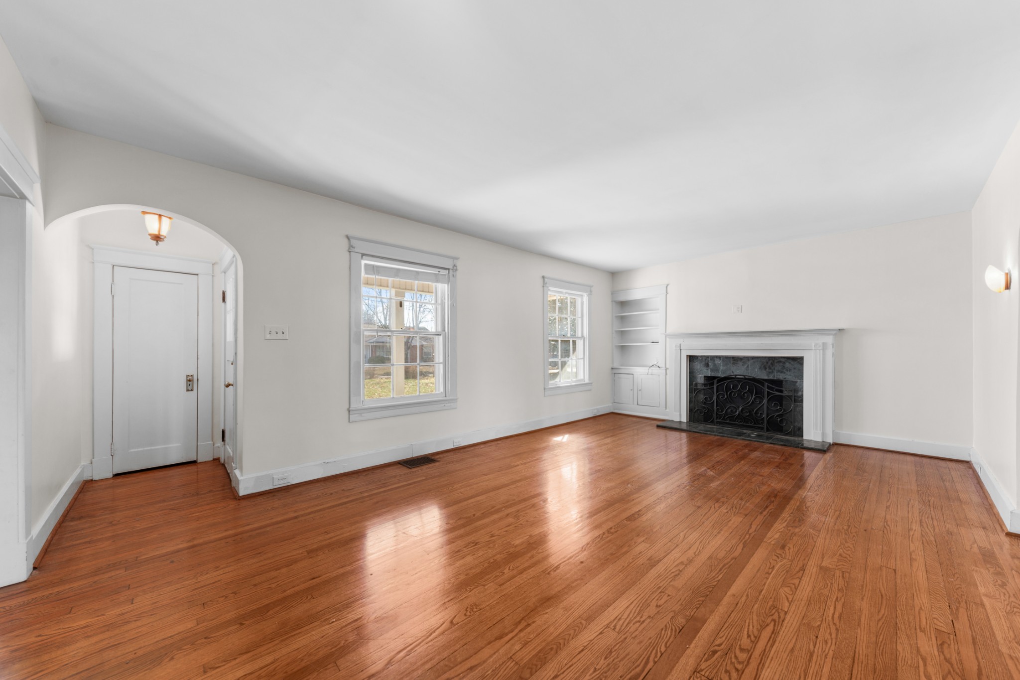 220 Rose St Property Photo 6