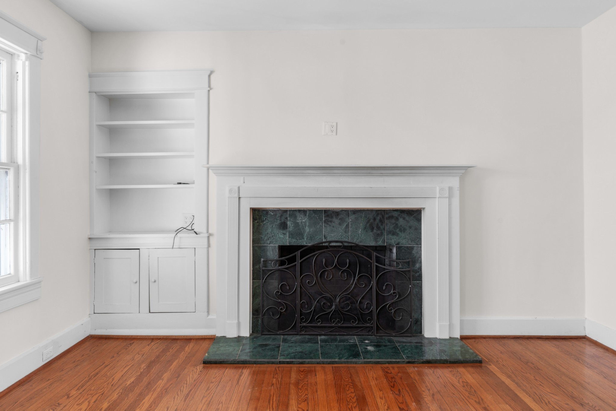 220 Rose St Property Photo 8