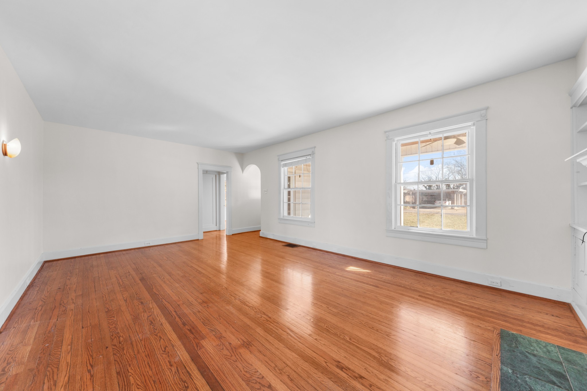 220 Rose St Property Photo 9