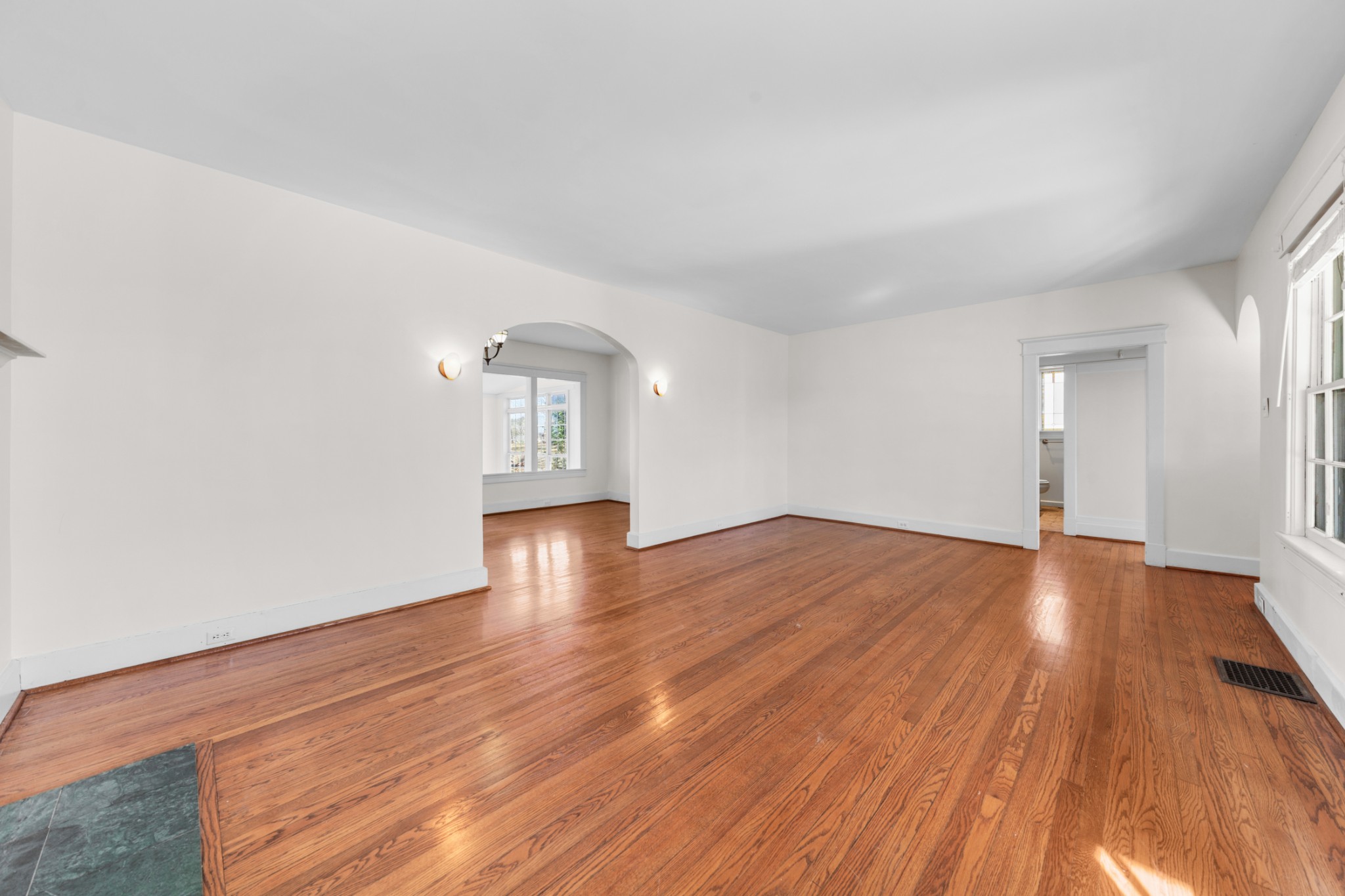 220 Rose St Property Photo 11