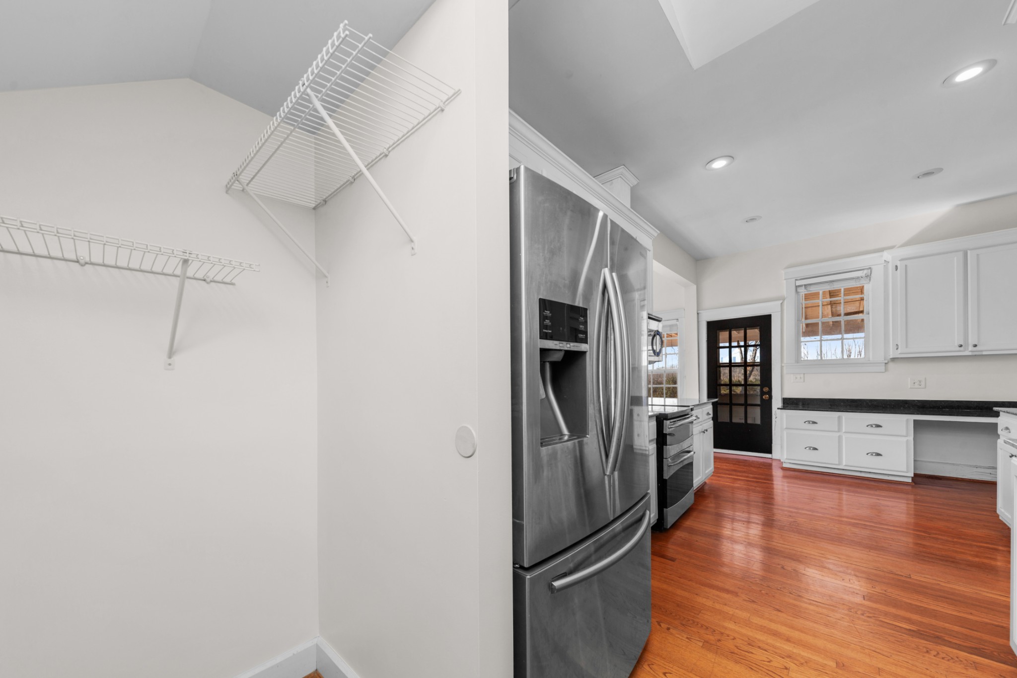 220 Rose St Property Photo 33