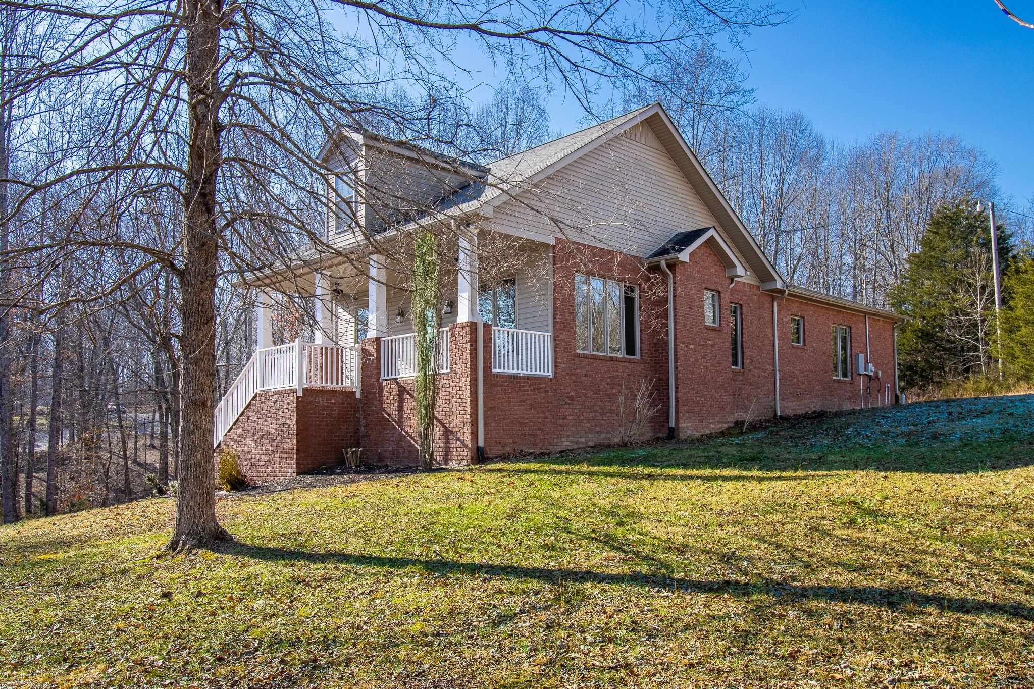 2294 Daniels Rd Property Photo 2