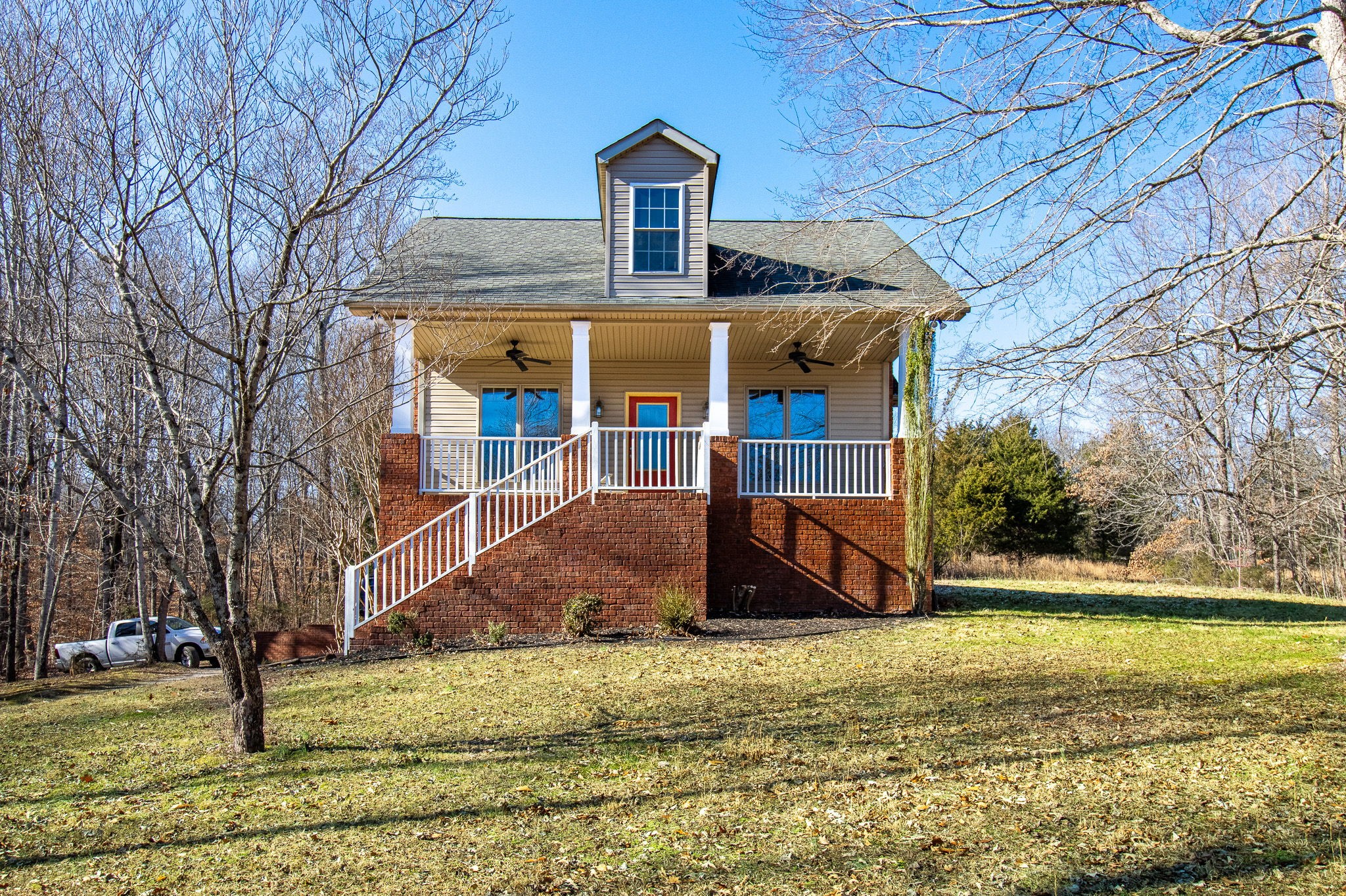 2294 Daniels Rd Property Photo 3