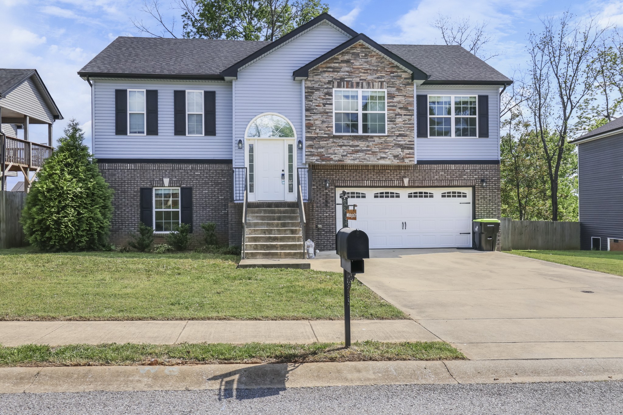 2588 Hattington Dr Property Photo 1