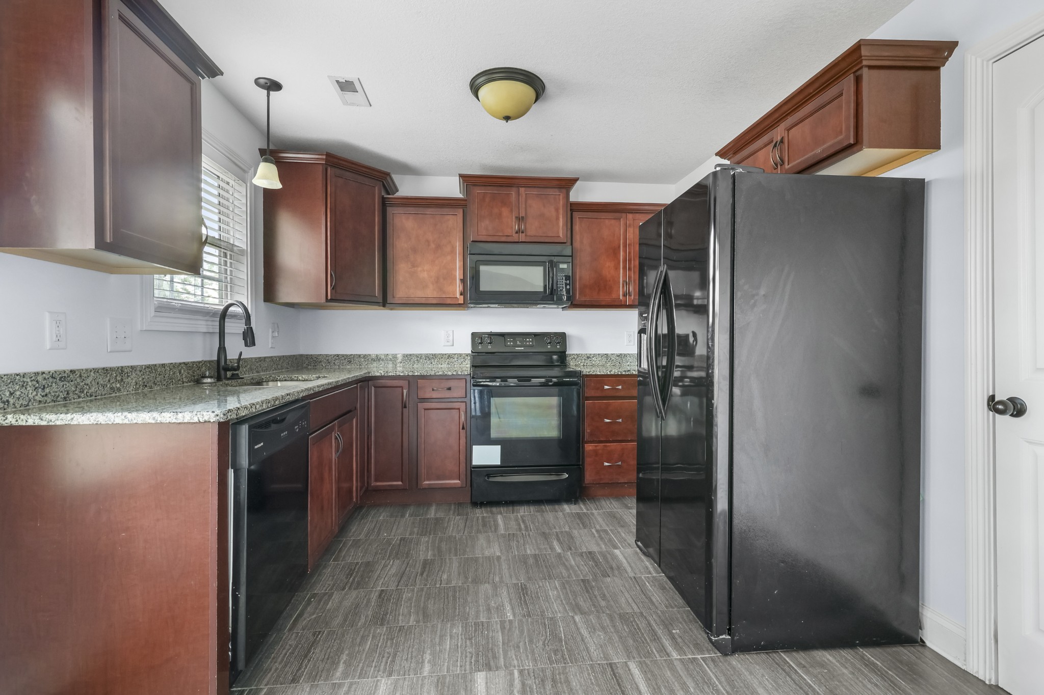 2588 Hattington Dr Property Photo 8