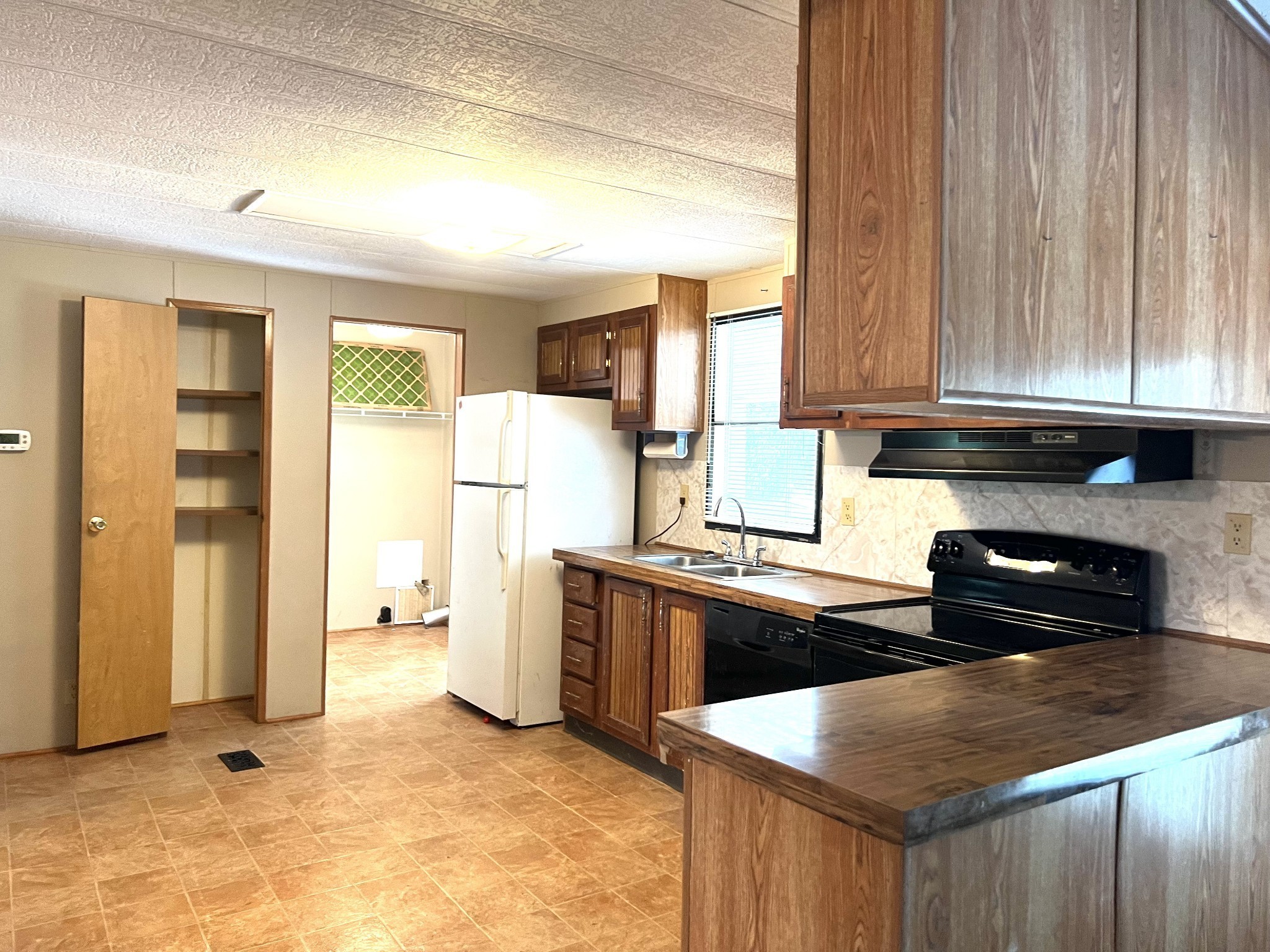 3610 Highway 231, N Property Photo 16