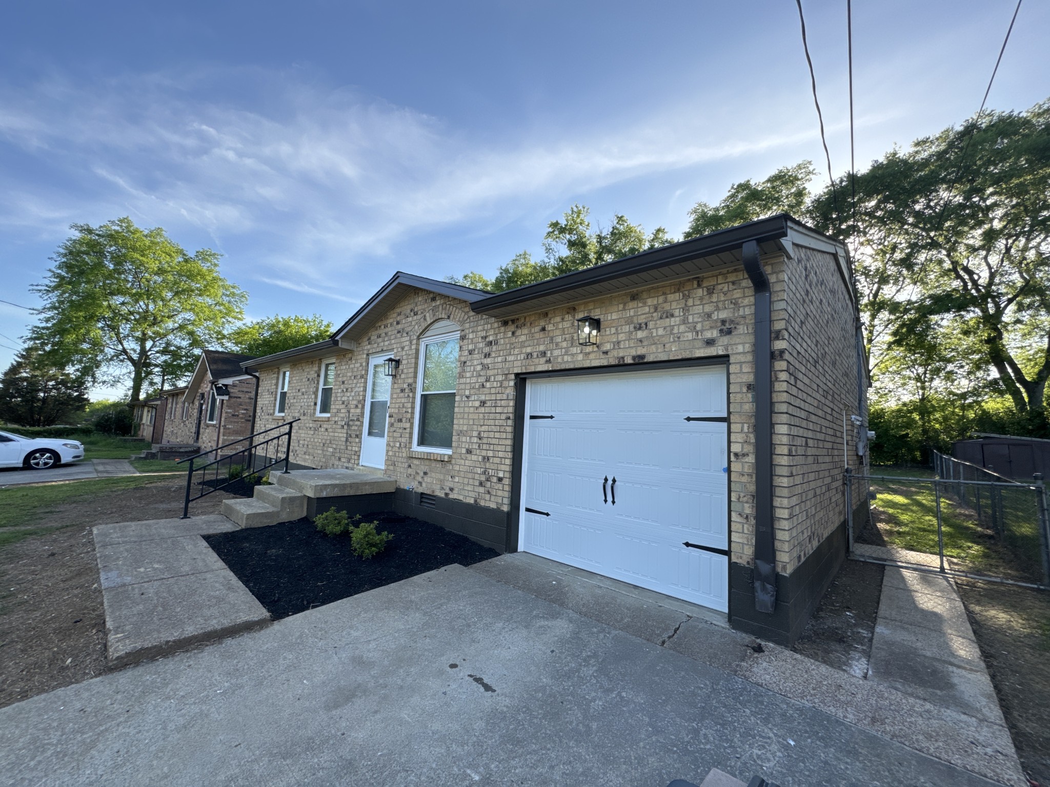 3241 Briarwick Dr Property Photo 3