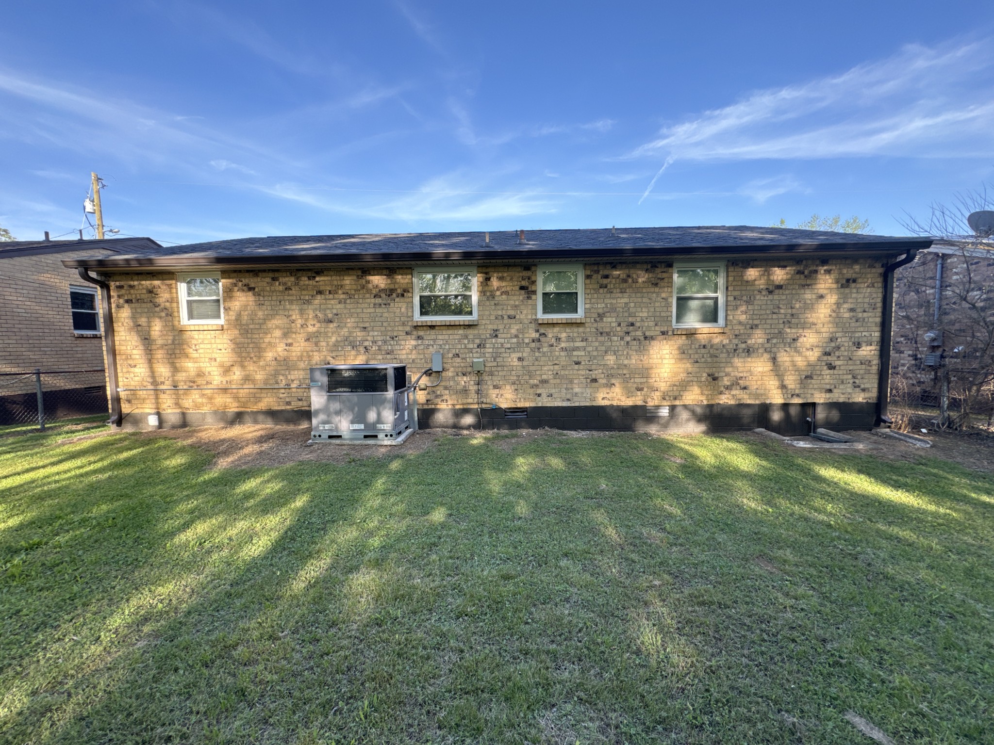3241 Briarwick Dr Property Photo 5