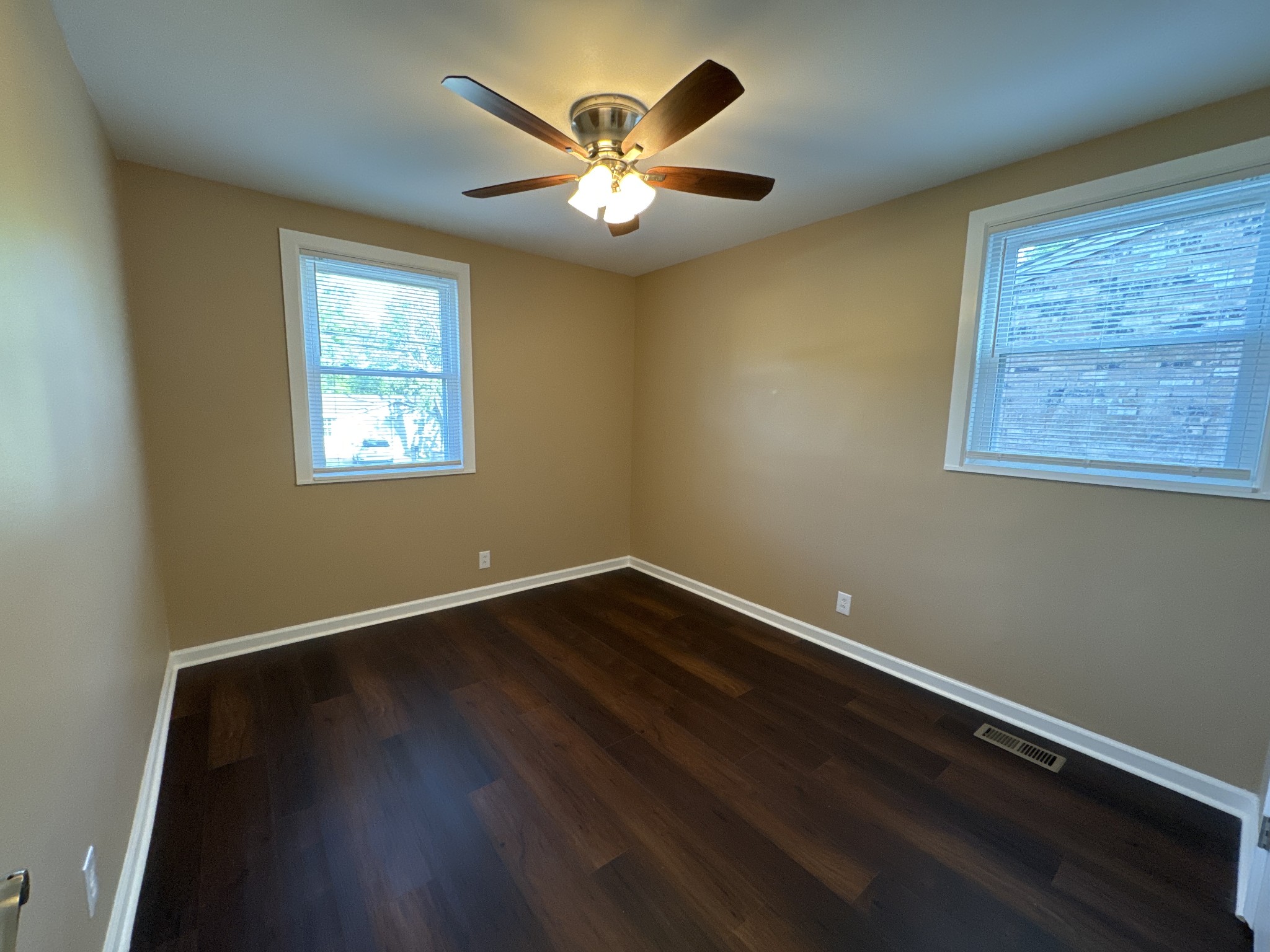 3241 Briarwick Dr Property Photo 13