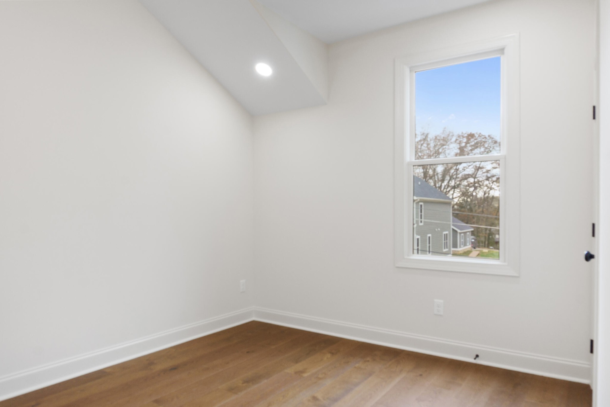 1311 W 46th Street Property Photo 37