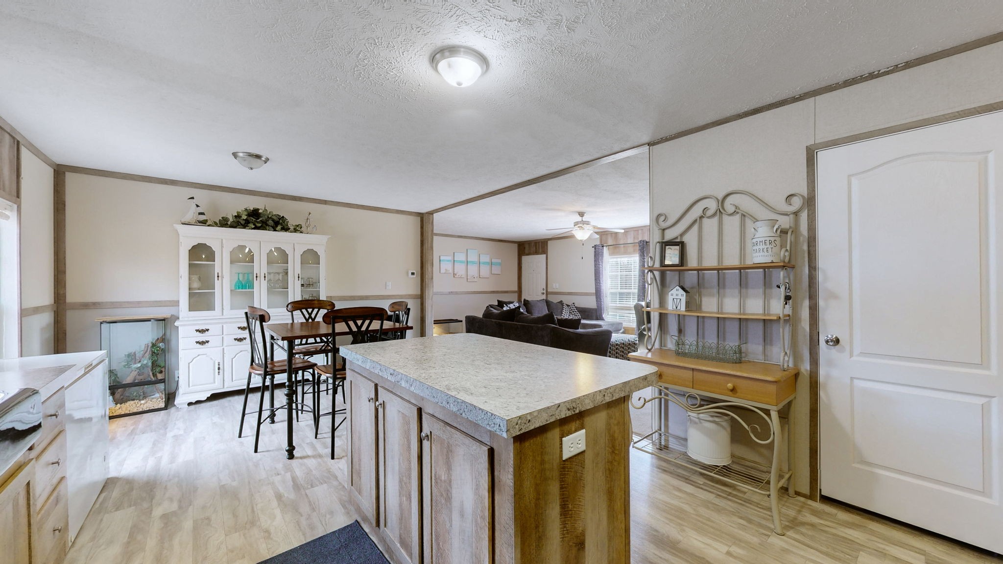1055 Link Rd Property Photo 12