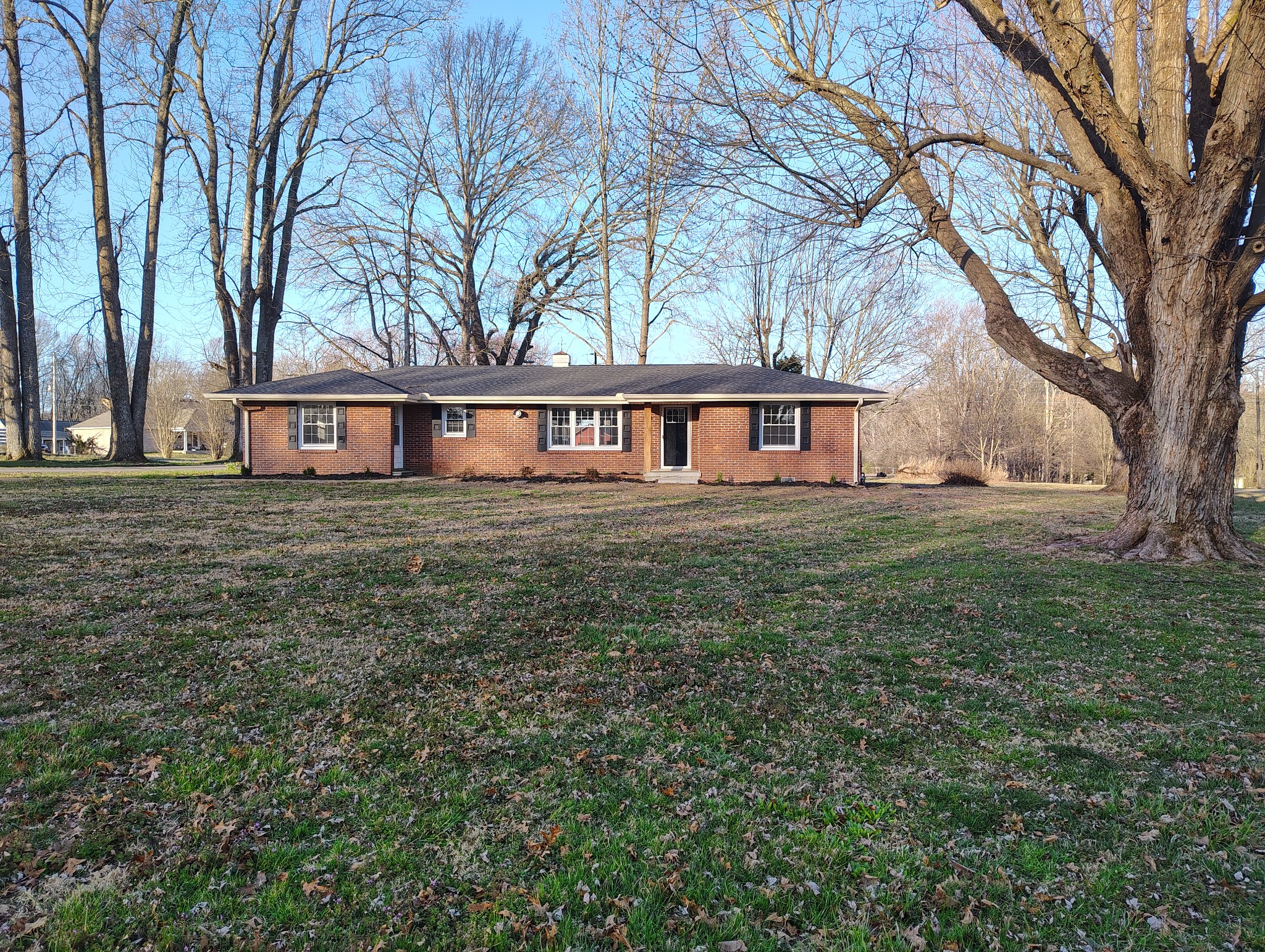 1305 Ellington Dr Property Photo