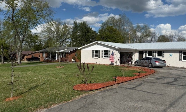 407 Clark Blvd Property Photo 3