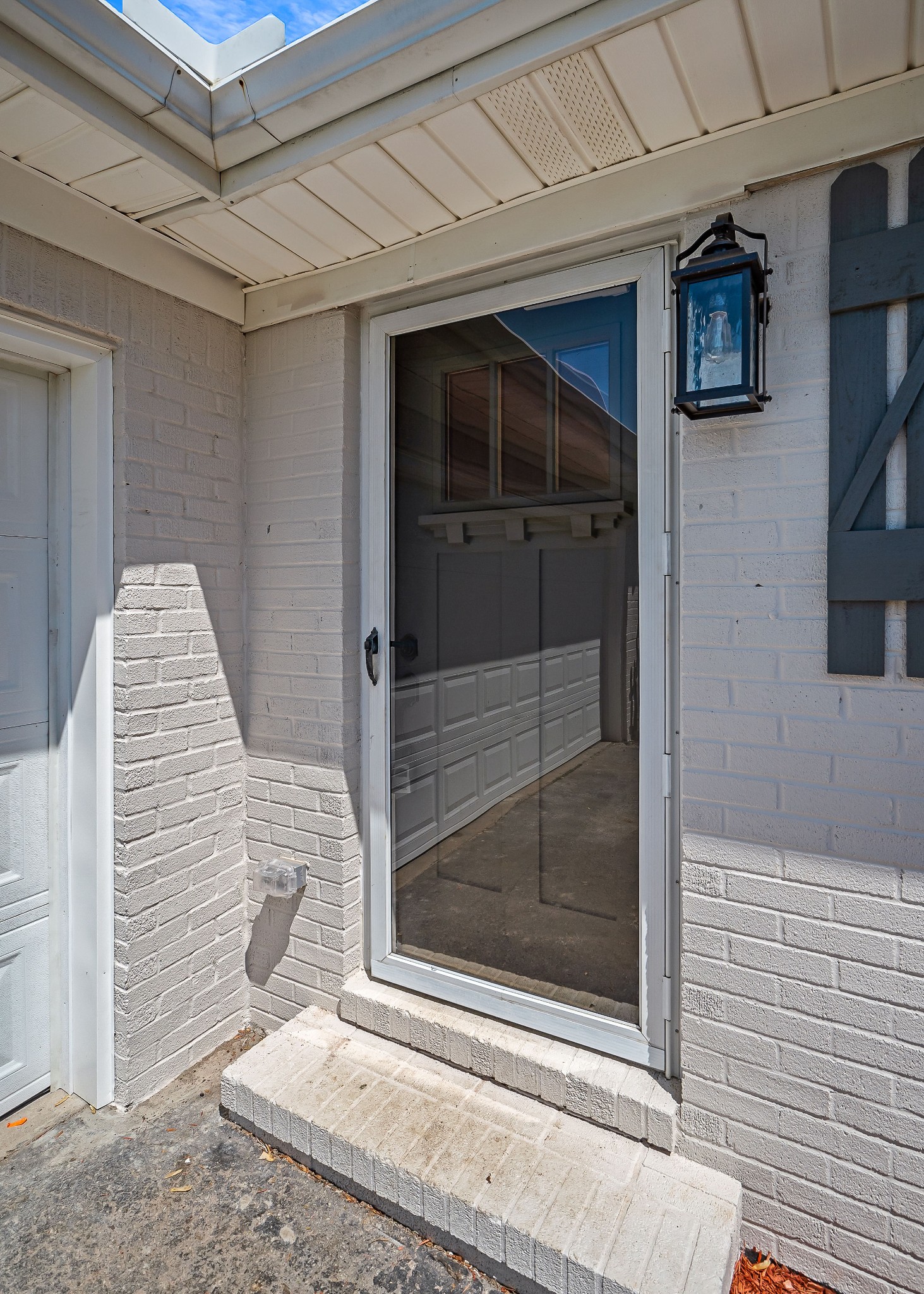 407 Clark Blvd Property Photo 10