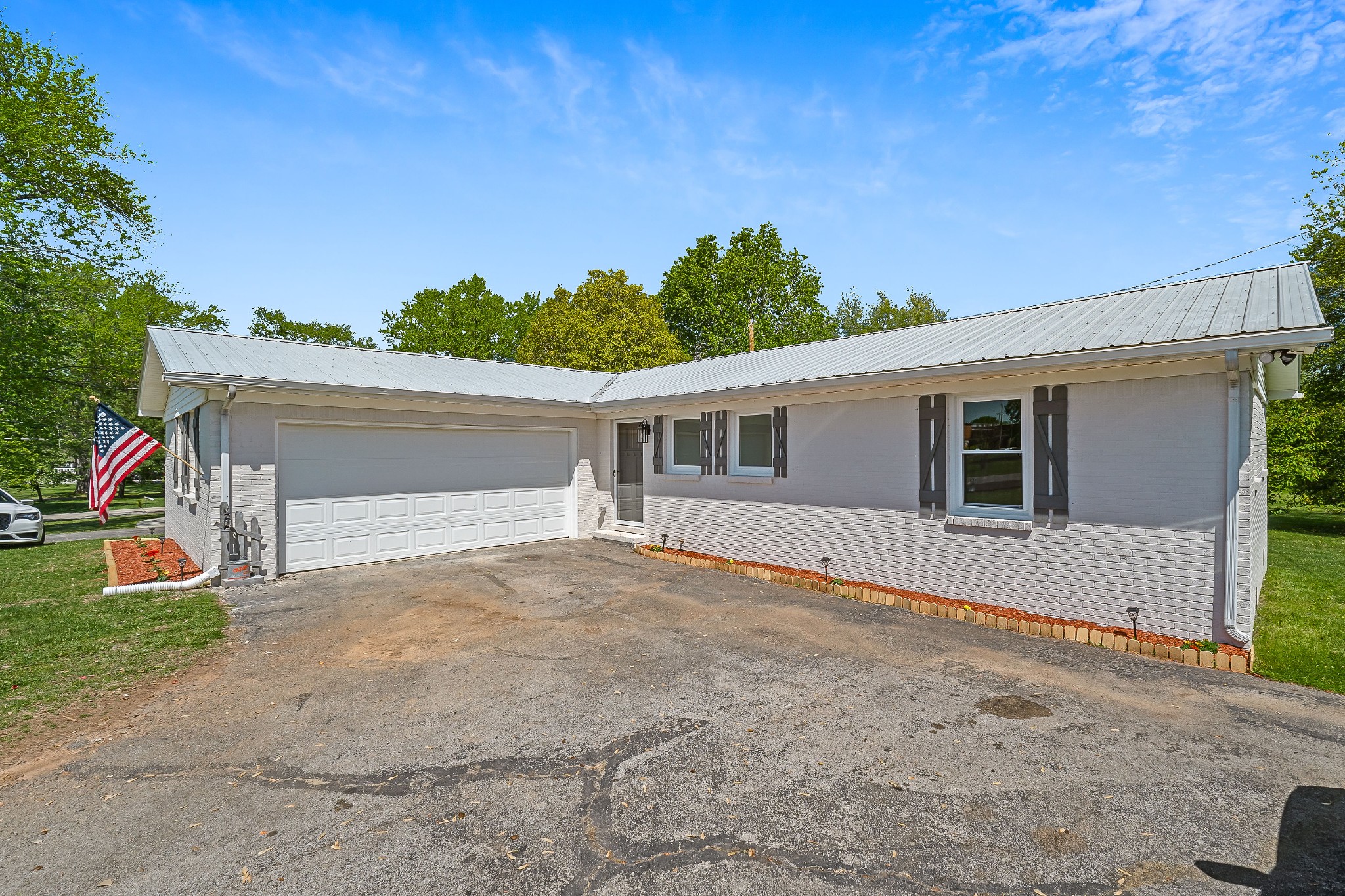407 Clark Blvd Property Photo 12